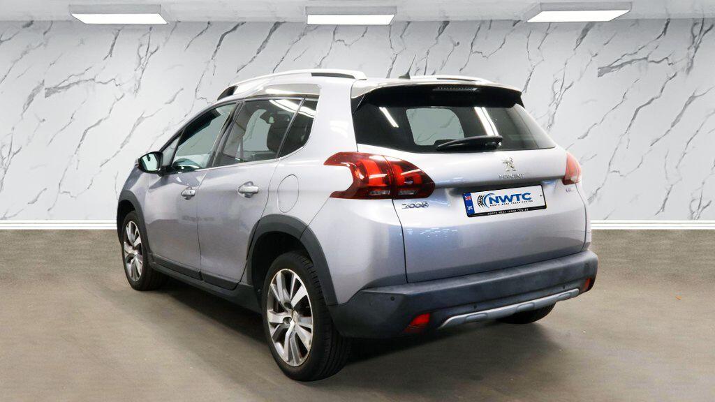 Peugeot 2008 view 6