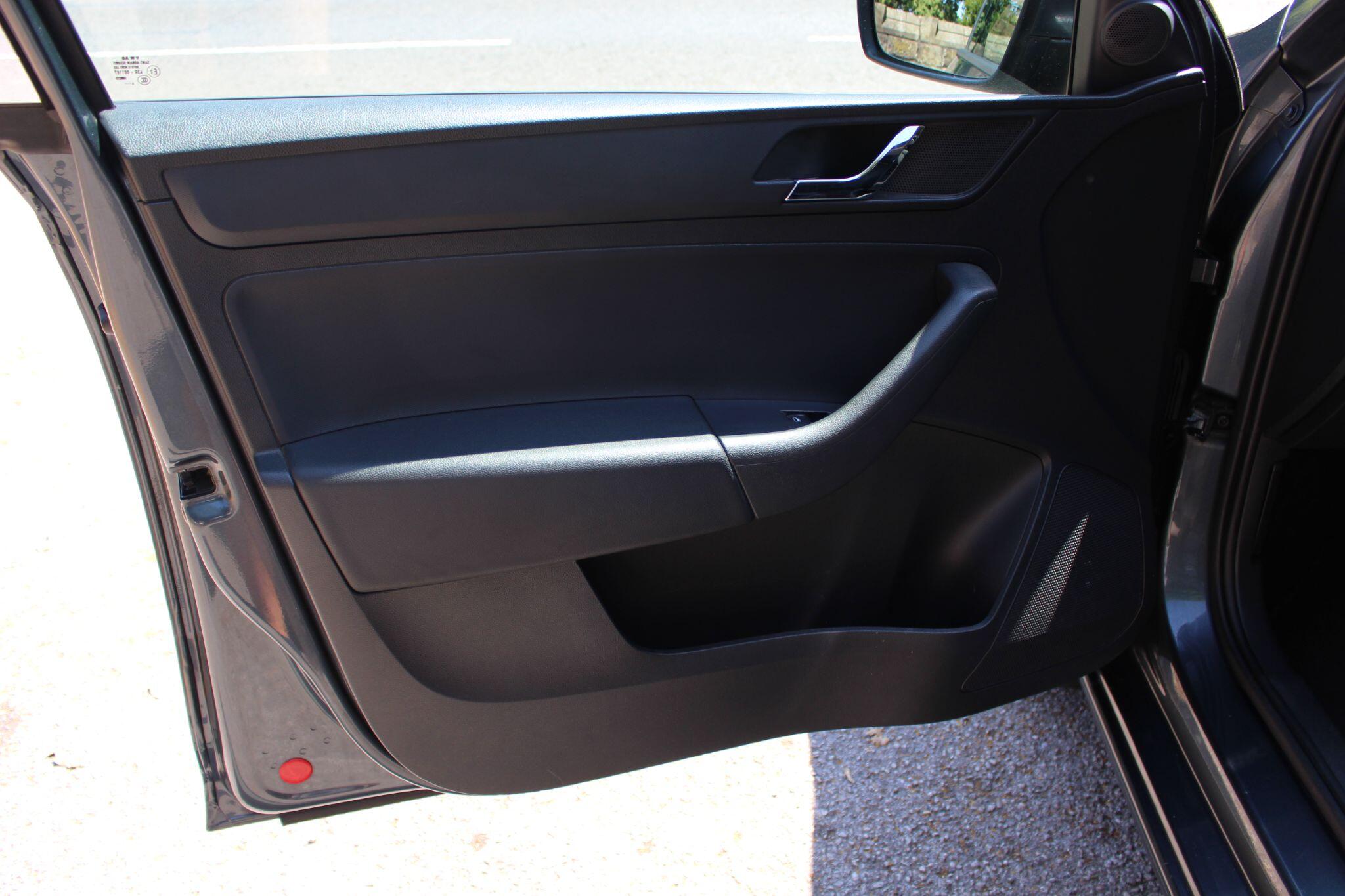 Skoda Rapid Spaceback view 18