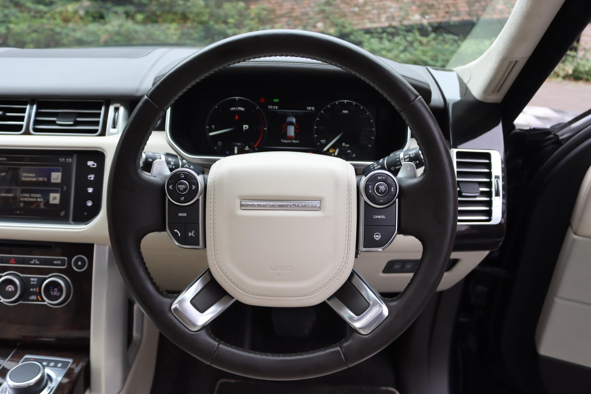 Land Rover Range Rover view 82