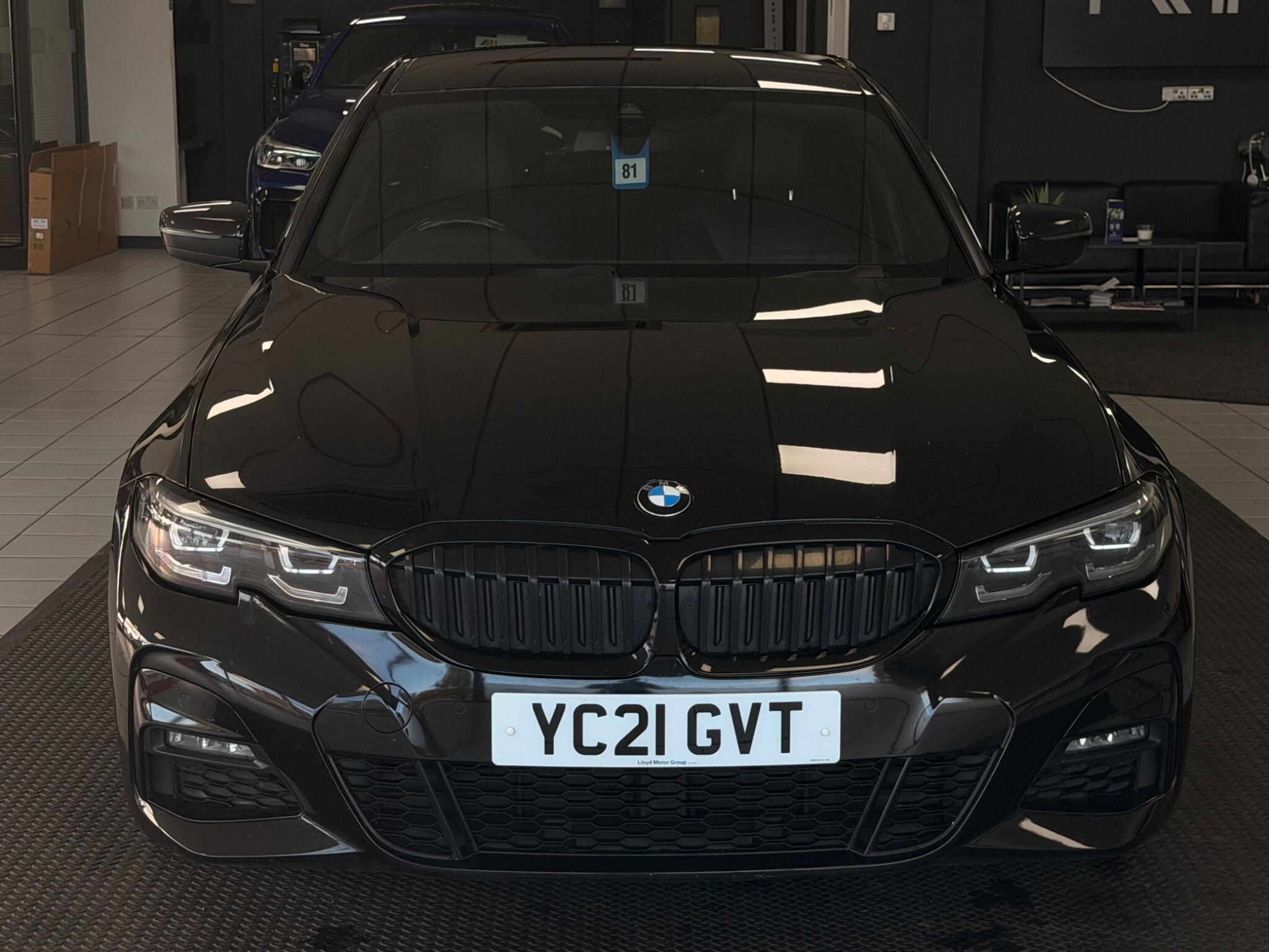 BMW 3 Series view 5