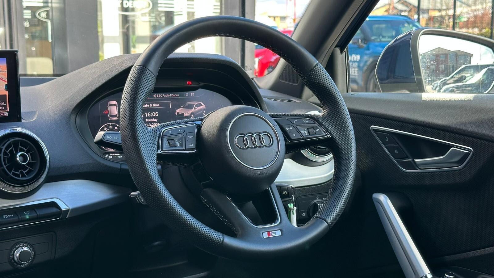Audi Q2 view 17