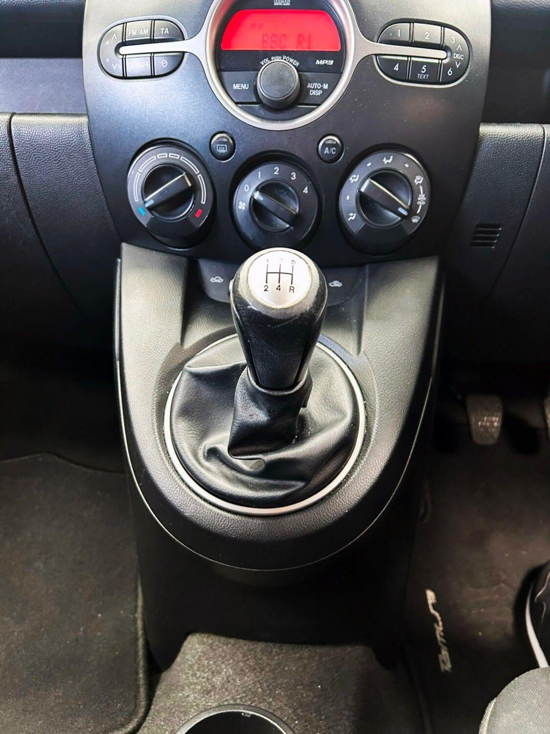 Mazda Mazda2 view 16