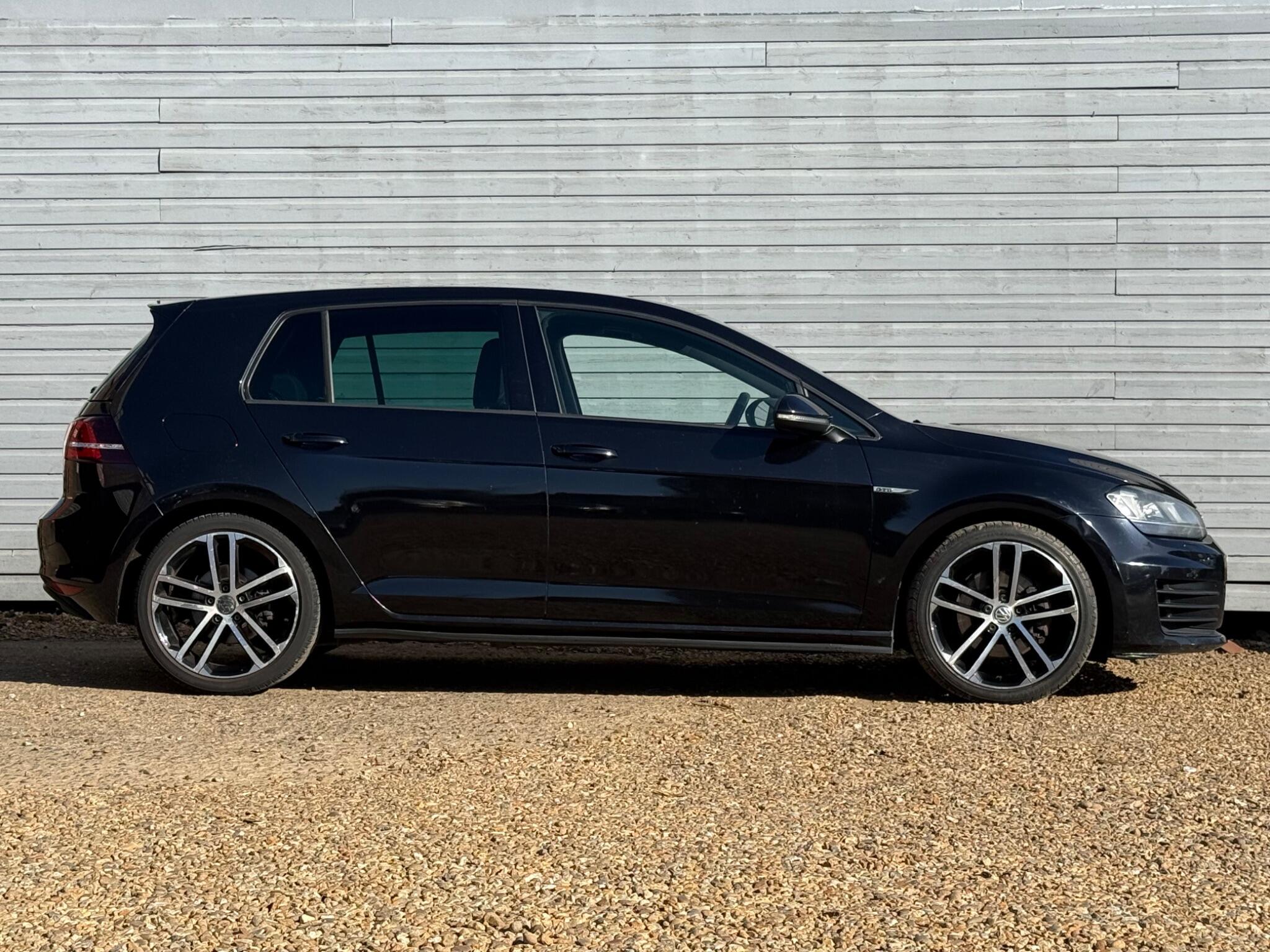 Volkswagen Golf view 10