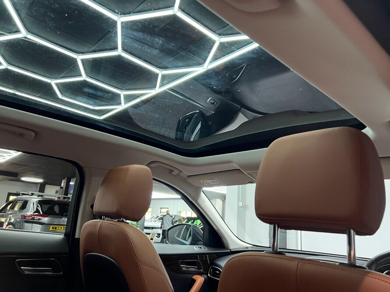Jaguar F-Pace view 43