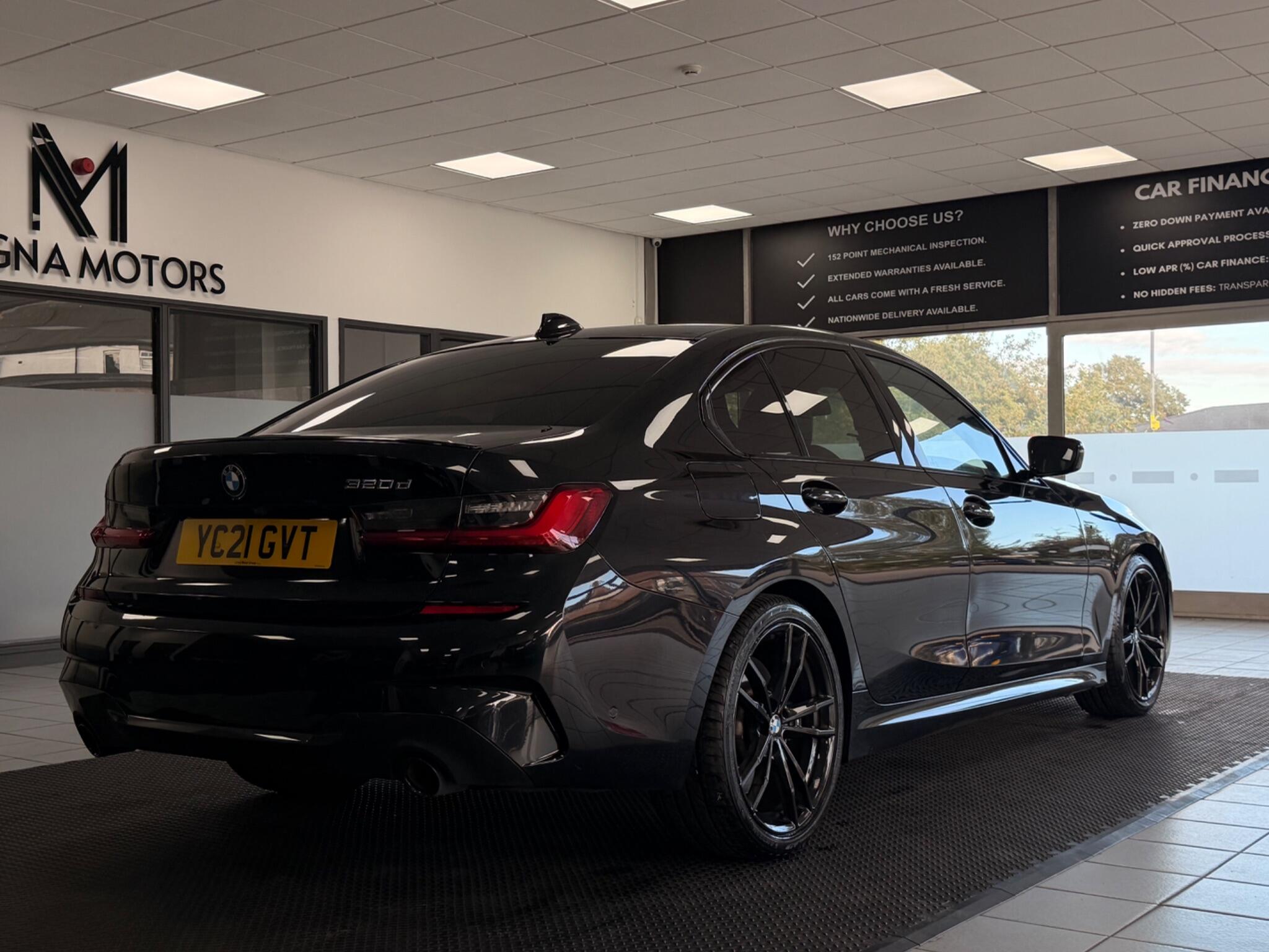 BMW 3 Series view 9