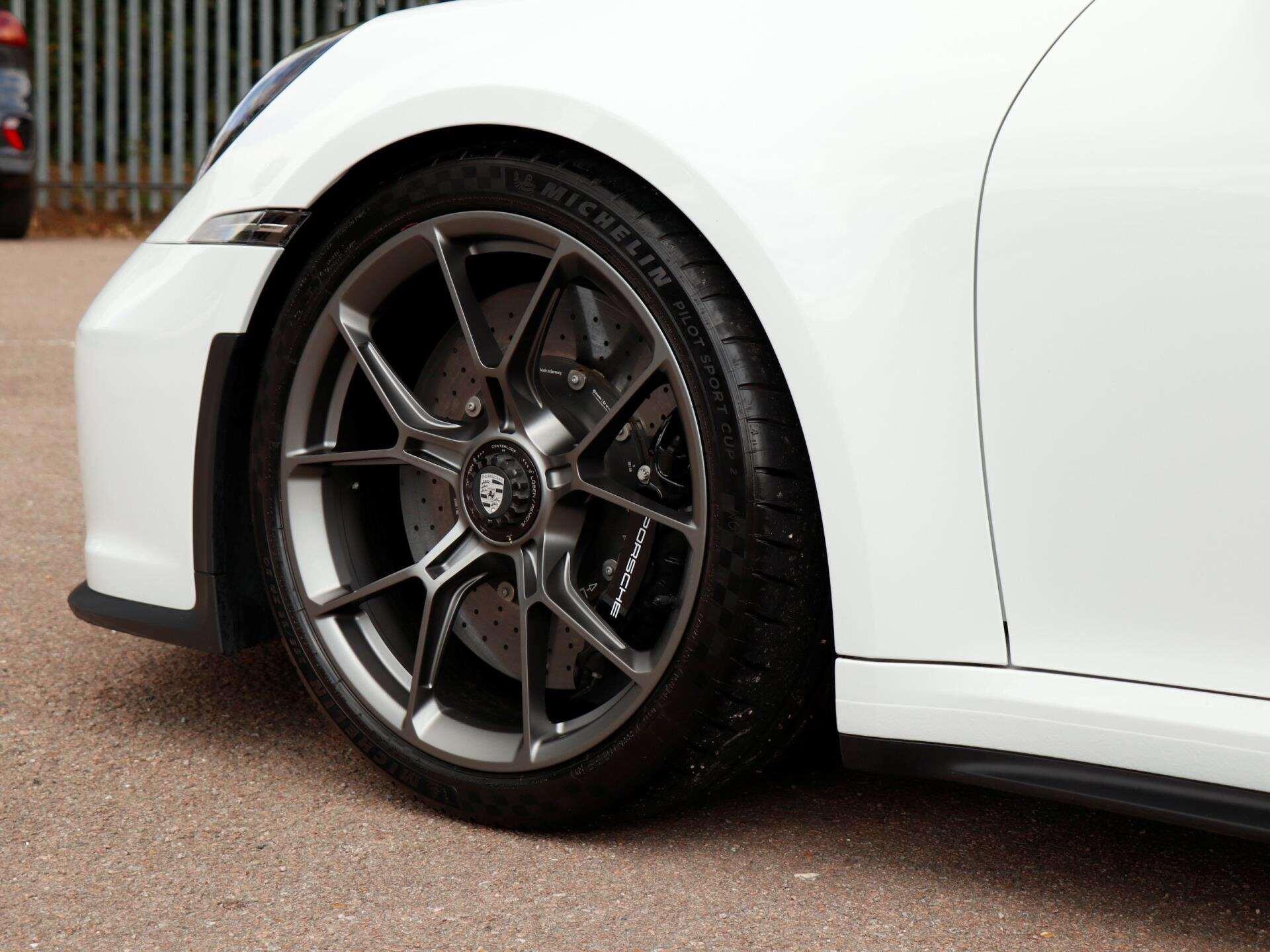 Porsche 911 view 30