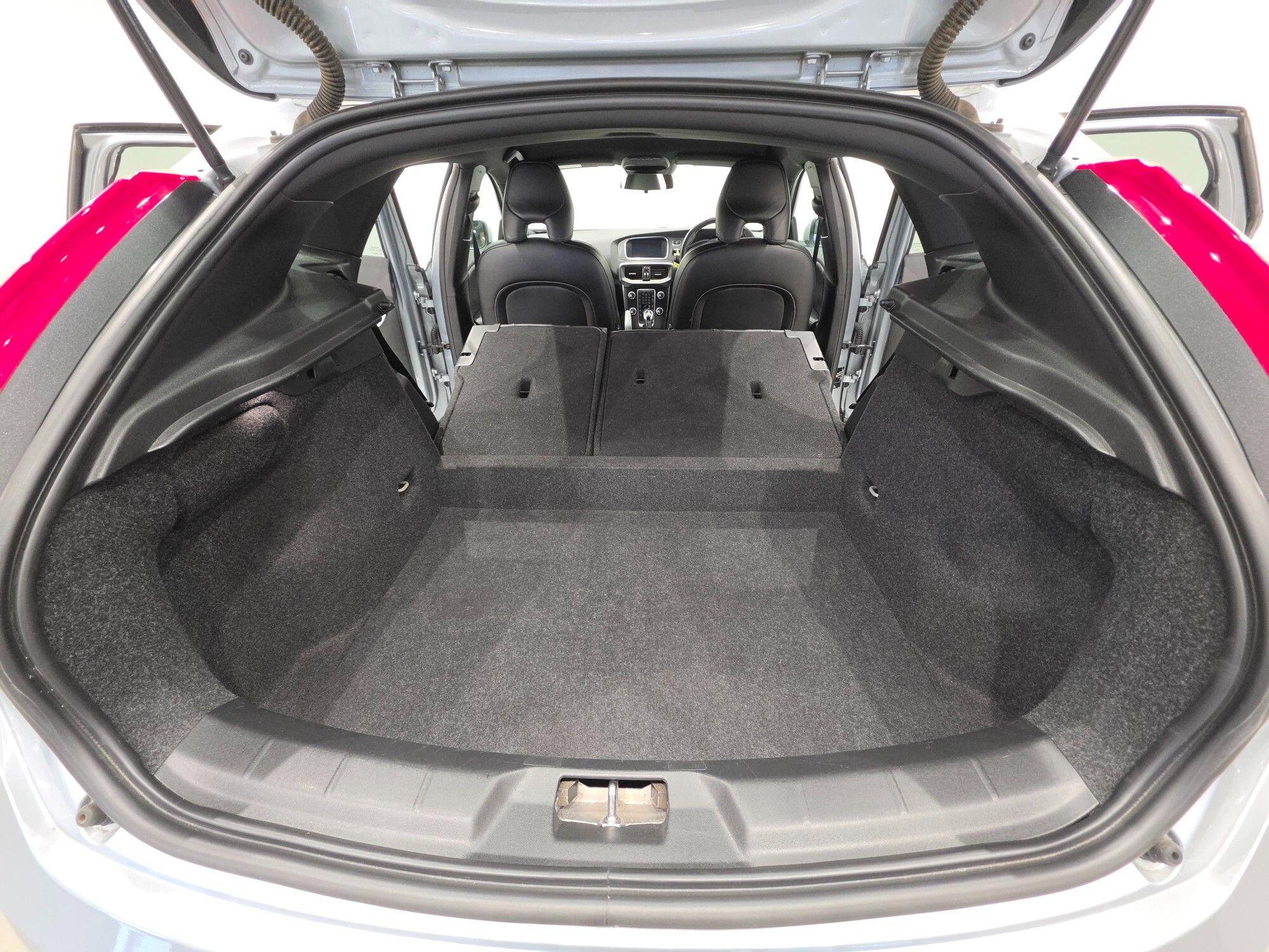 Volvo V40 view 37