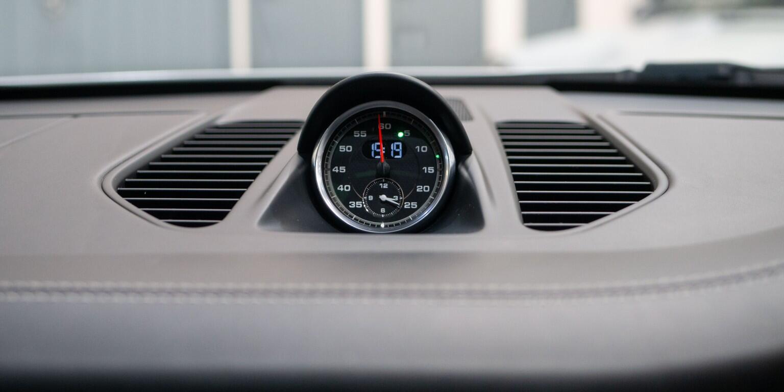 Porsche 911 view 41