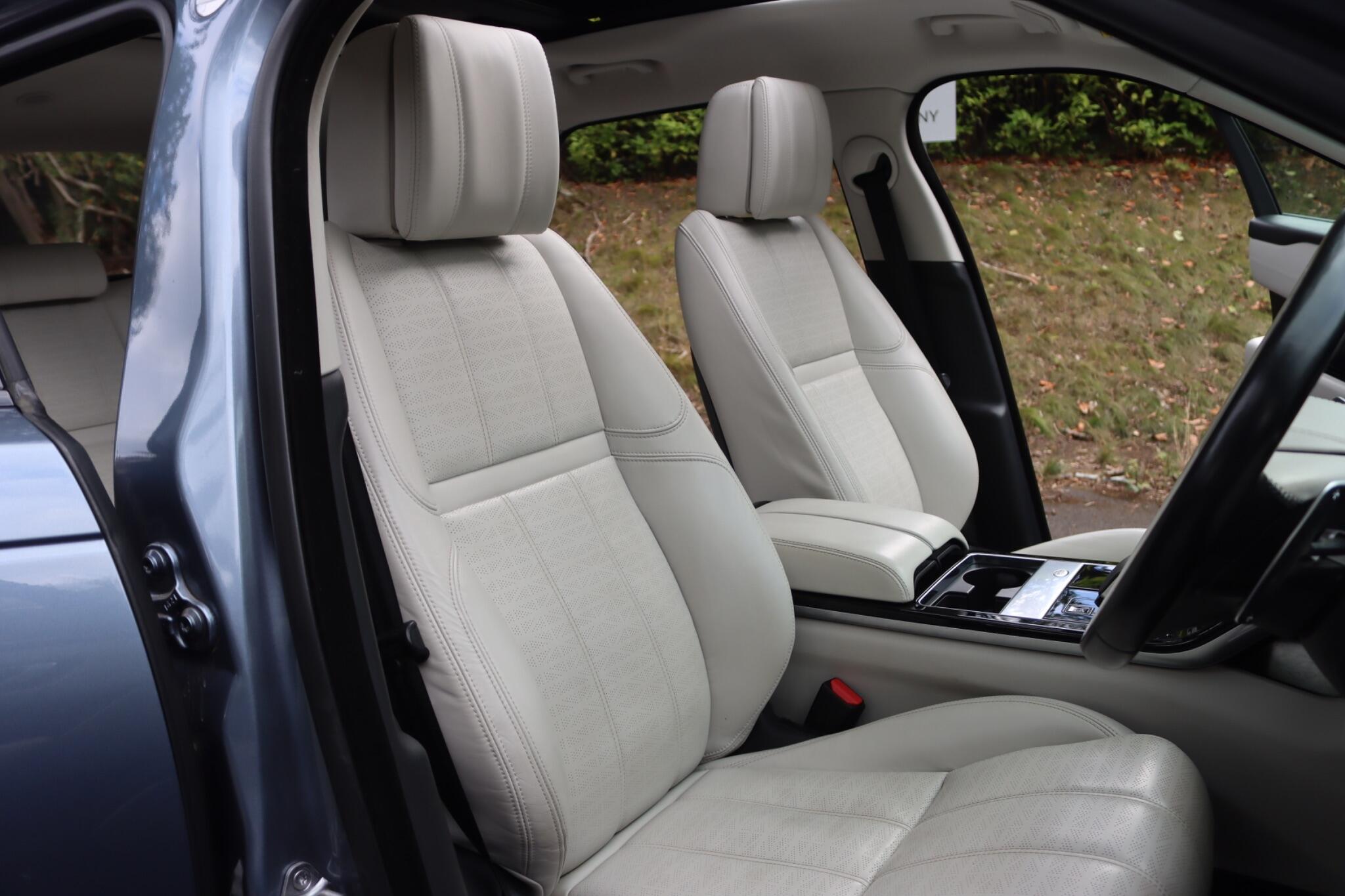 Land Rover Range Rover Velar view 52