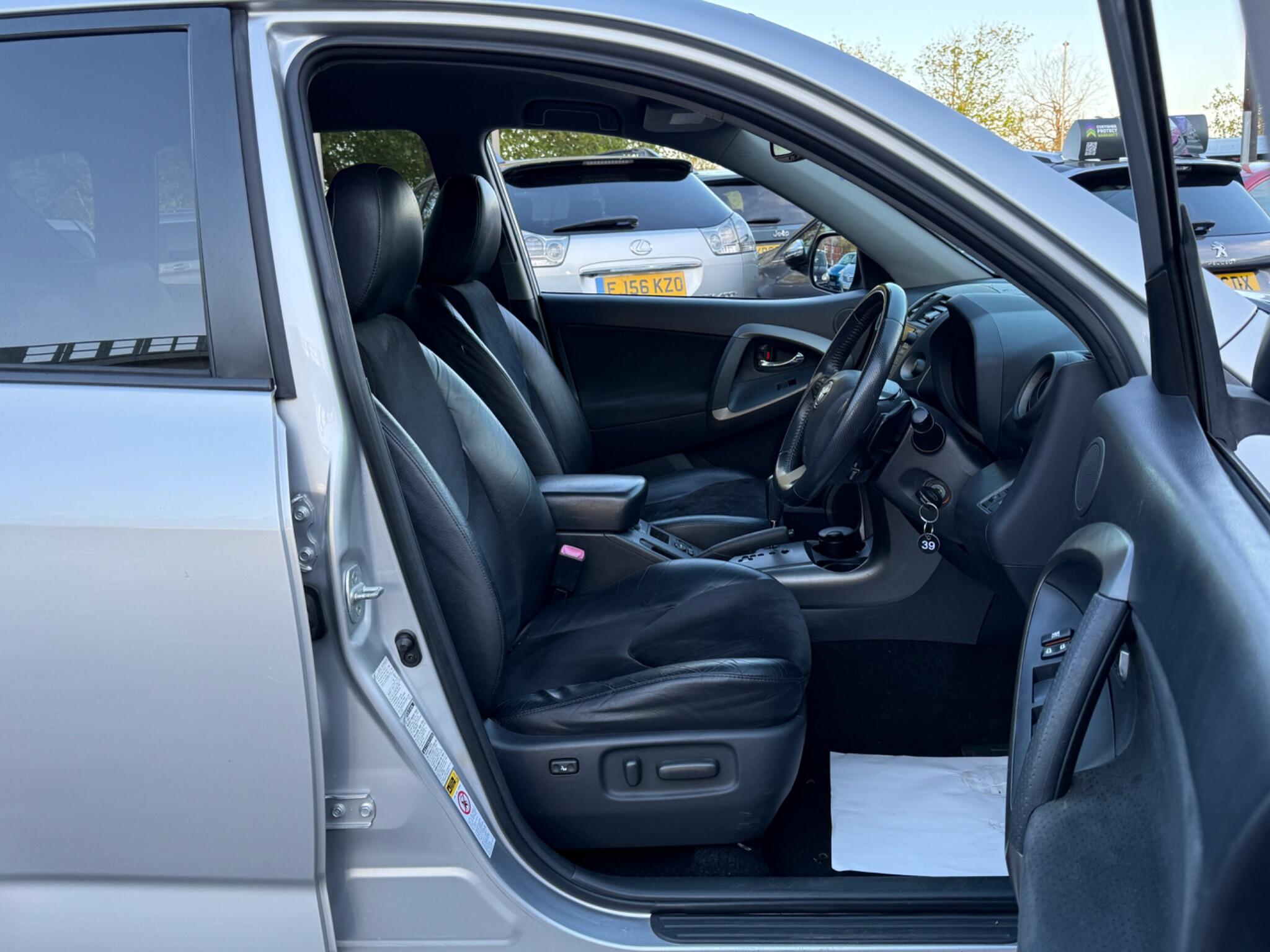 Toyota RAV4 - Image 33
