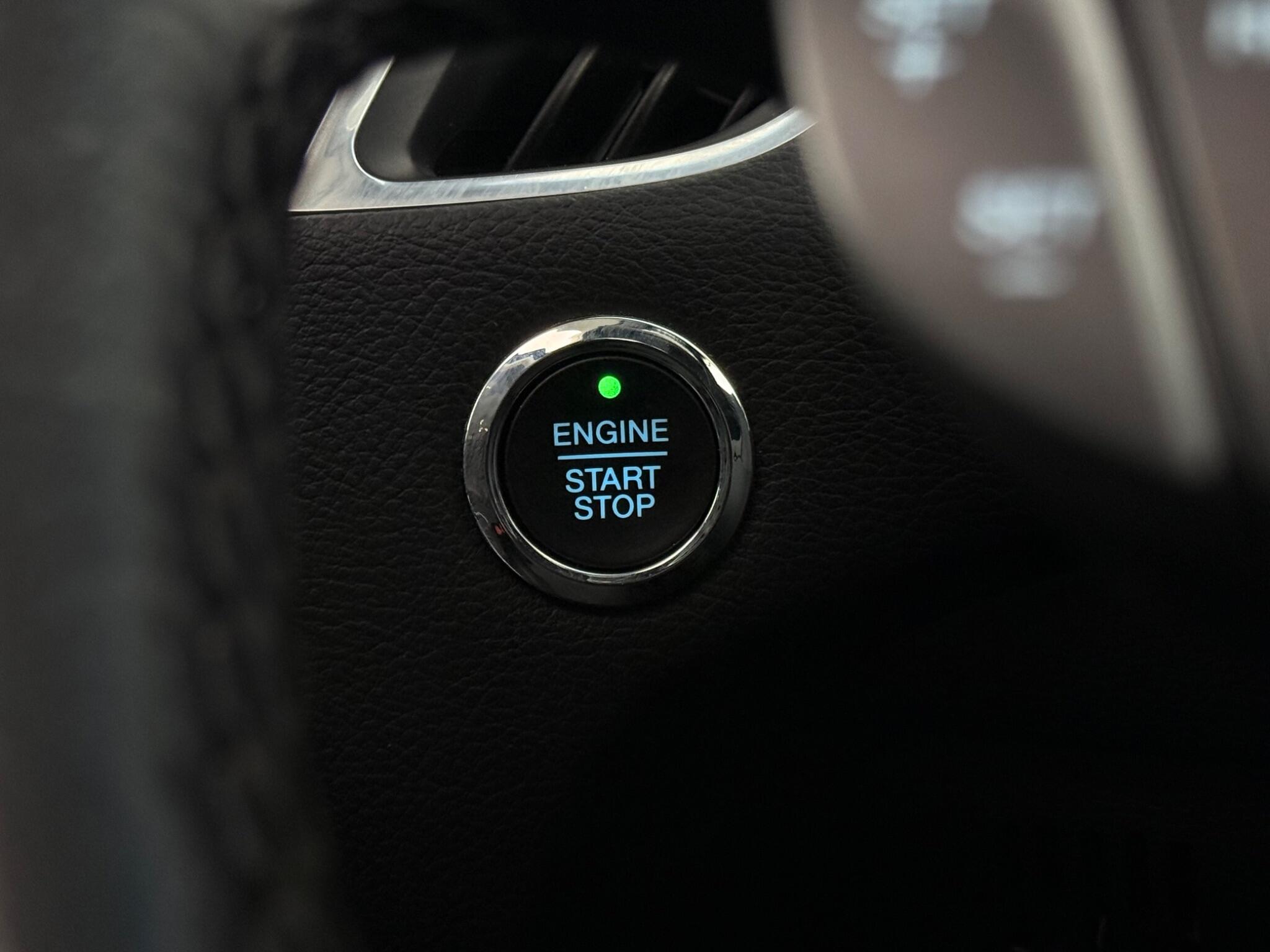 Ford Edge view 22