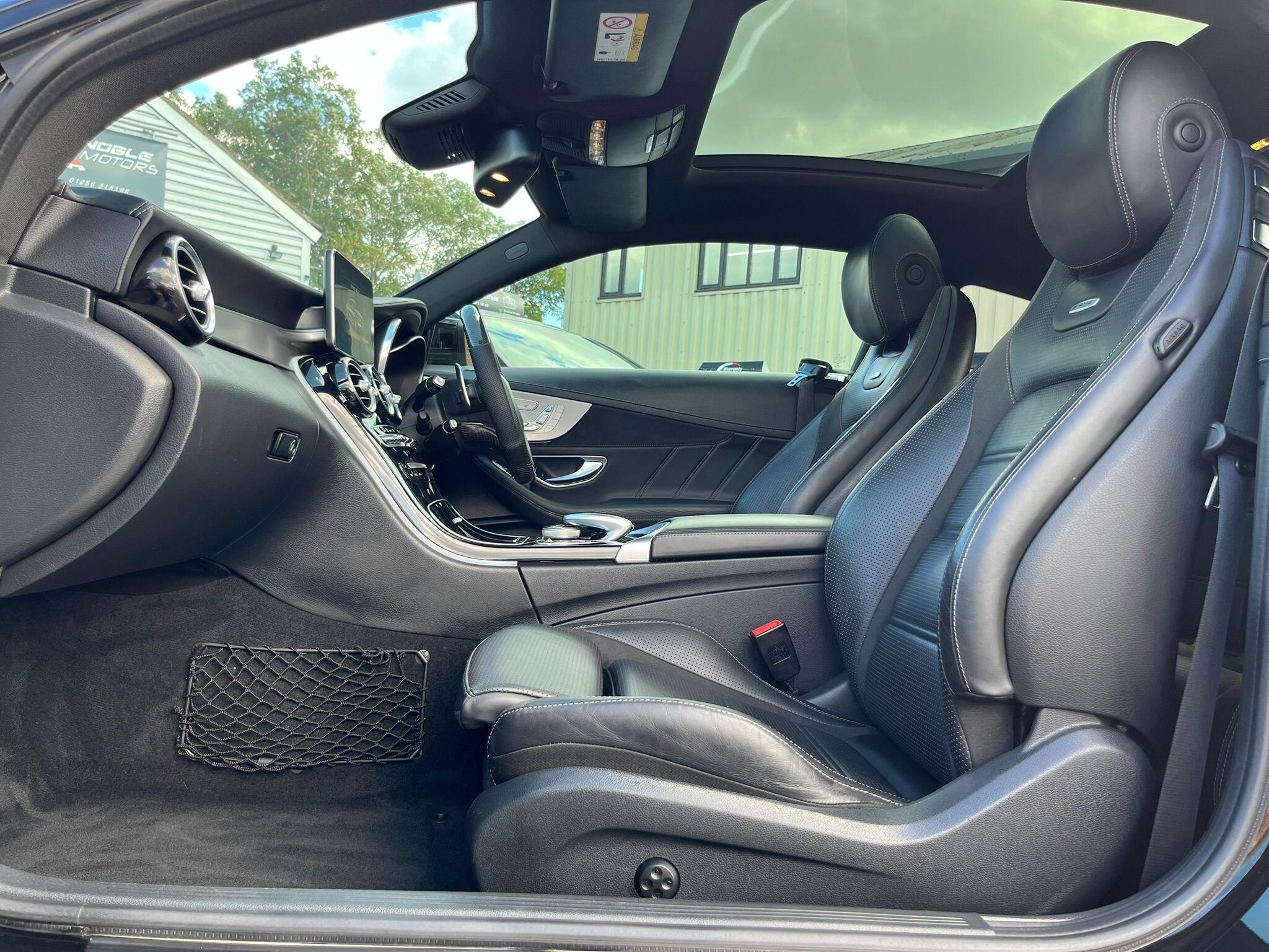 Mercedes-Benz C-Class view 29