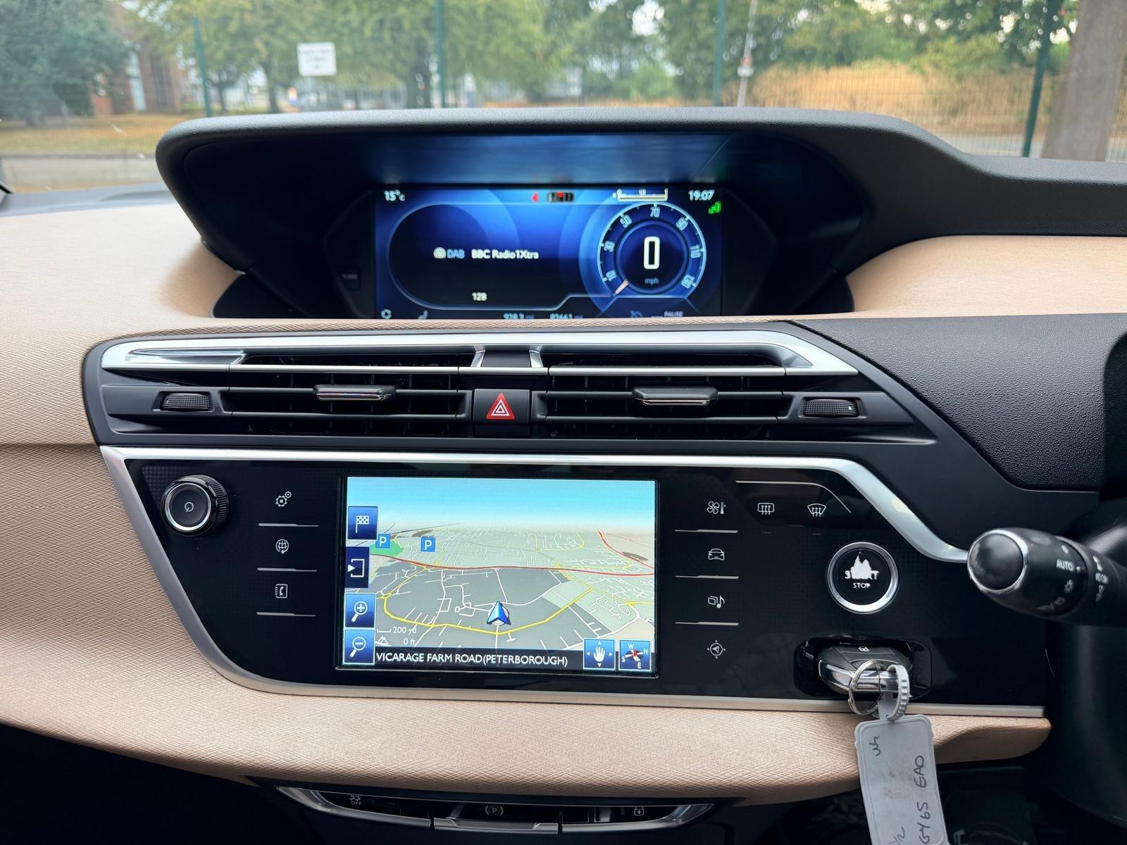 Citroen Grand C4 Picasso view 21