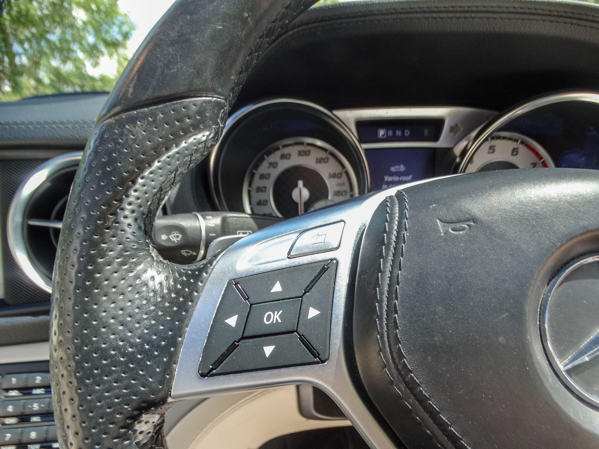 Mercedes-Benz SL view 28