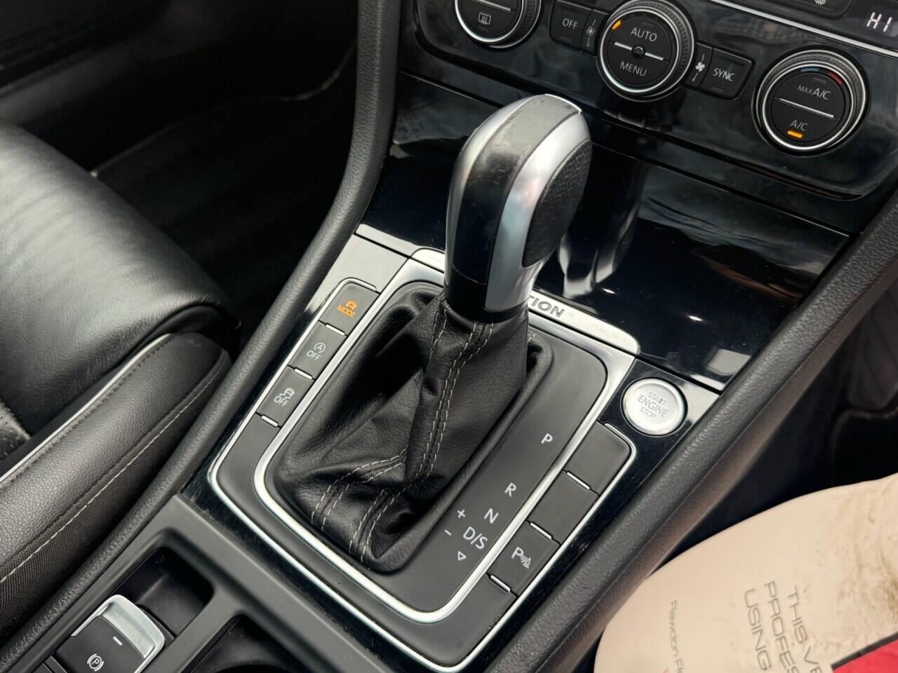 Volkswagen Golf view 19