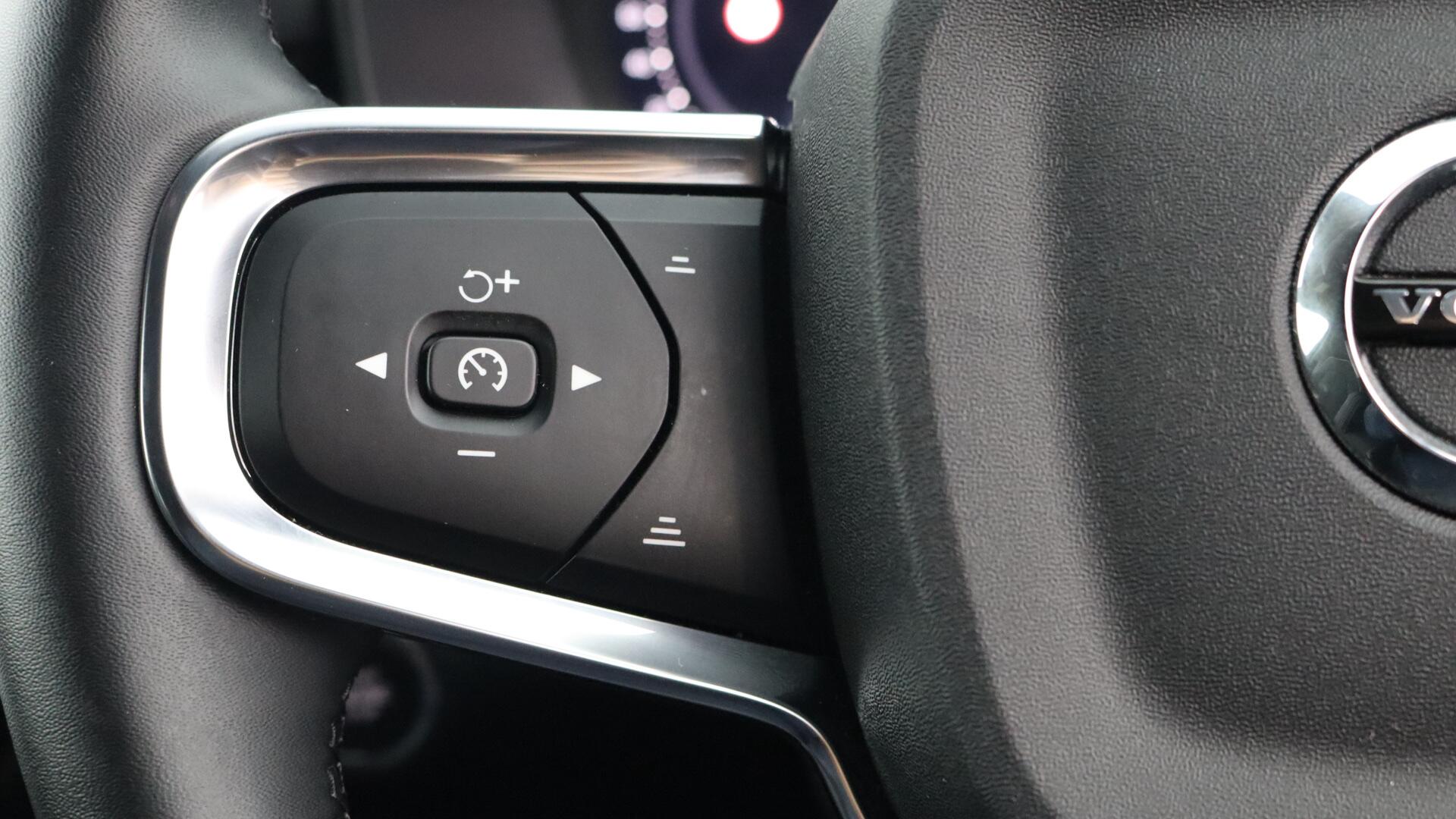 Volvo XC40 view 19