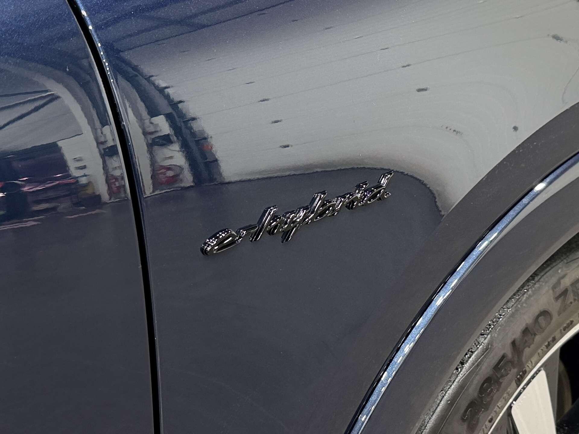 Porsche Cayenne view 31