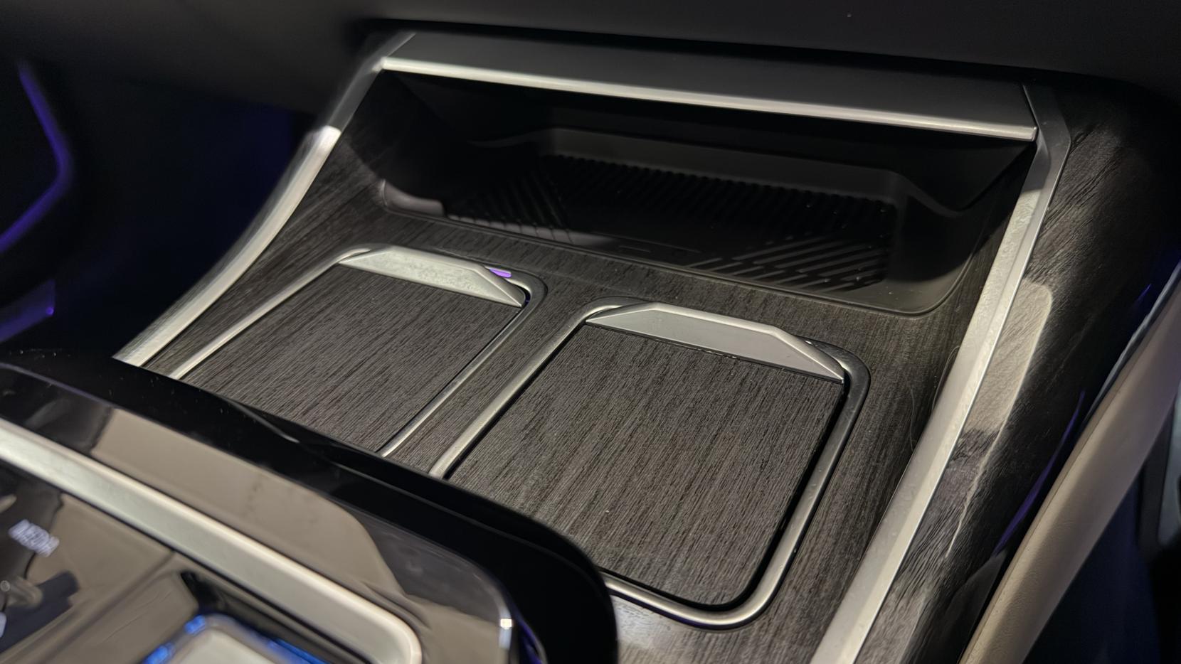 BMW i7 view 30