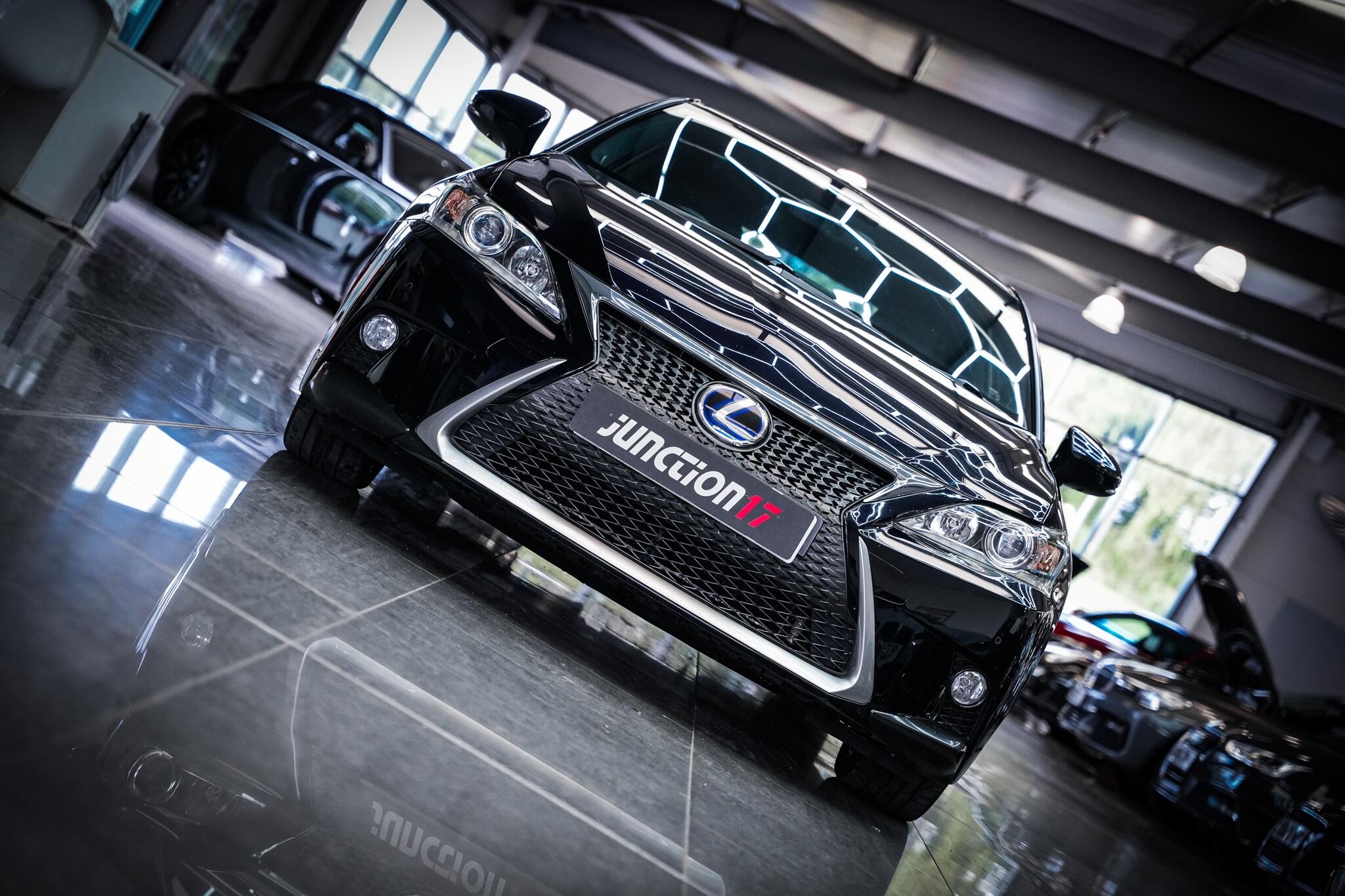 Lexus CT view 4
