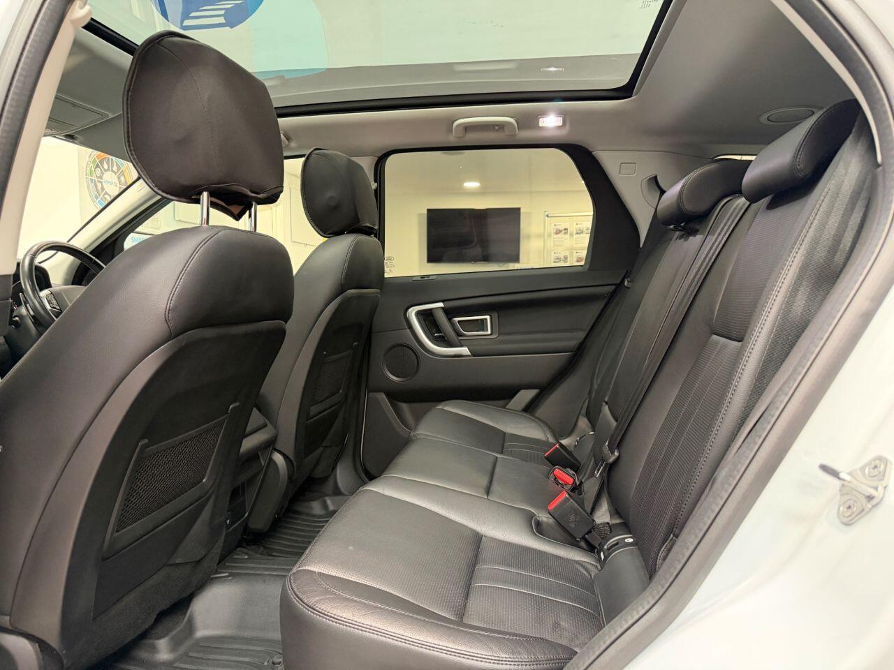 Land Rover Discovery Sport view 24