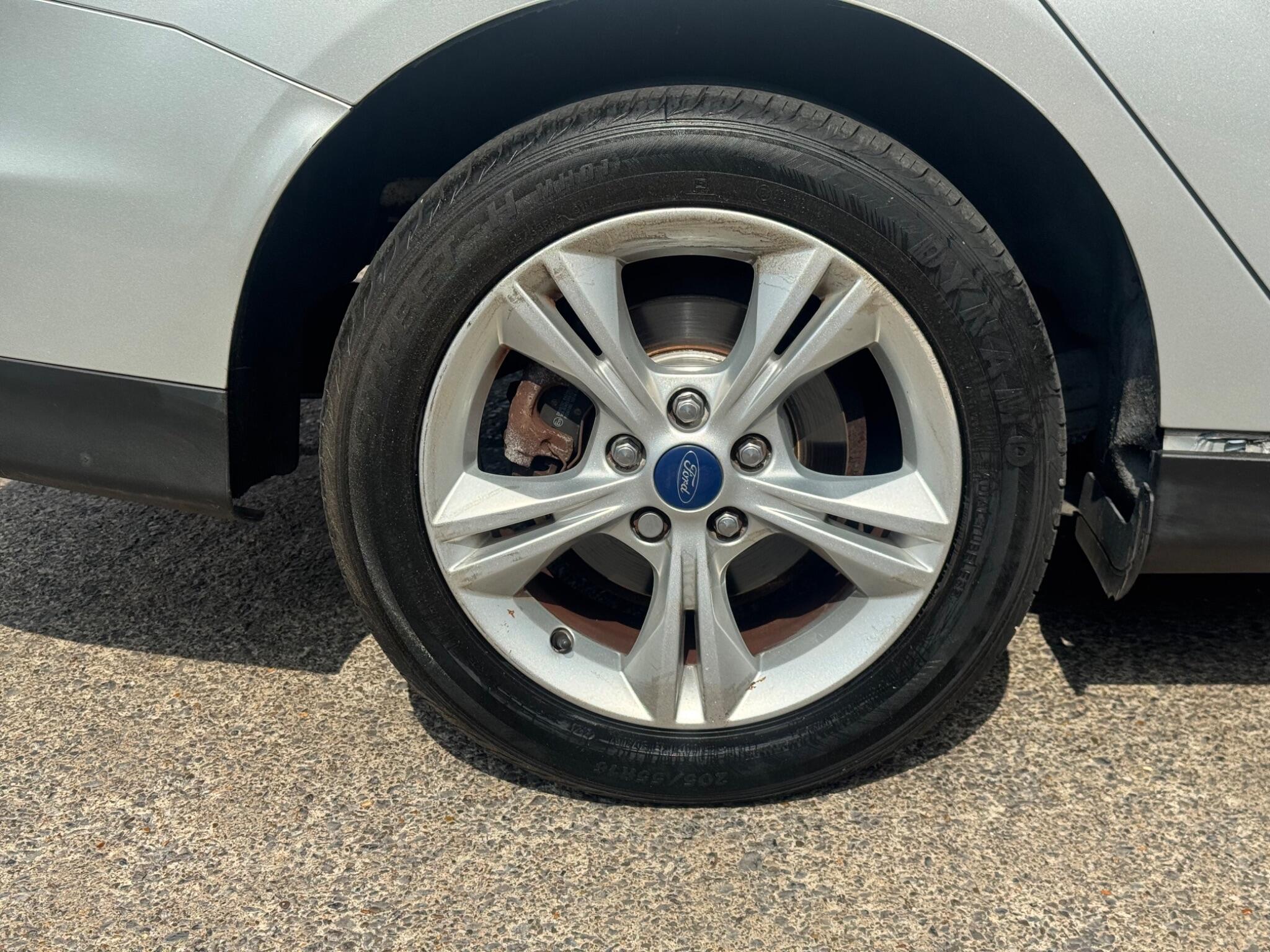 Ford Focus view 27