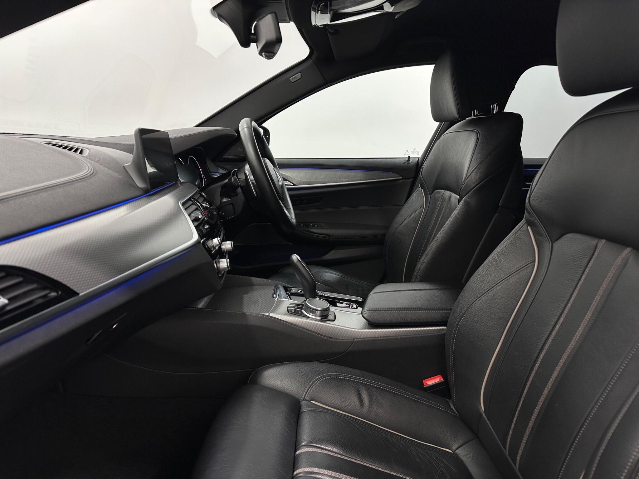 BMW 5 Series view 36