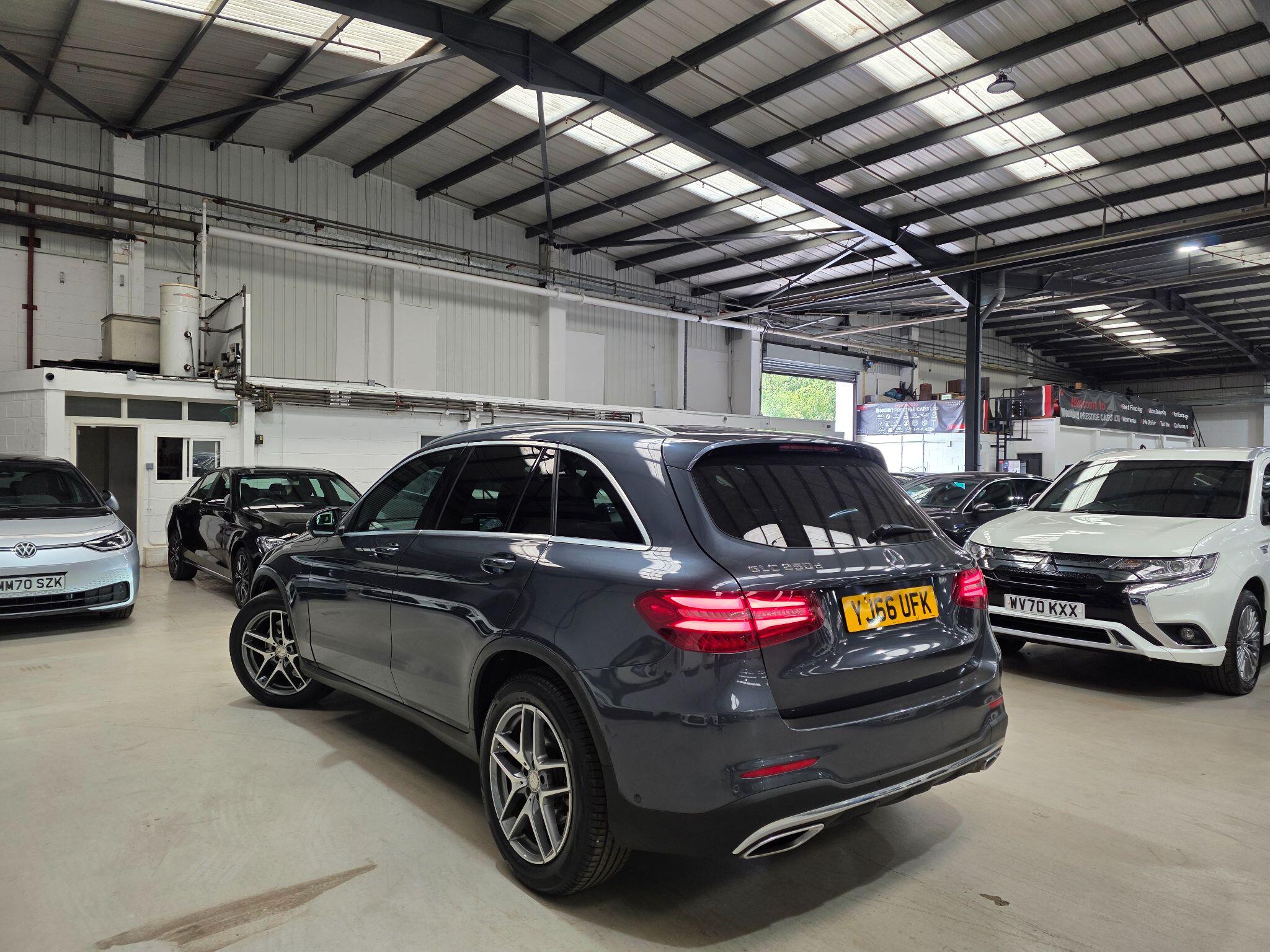Mercedes-Benz GLC view 29