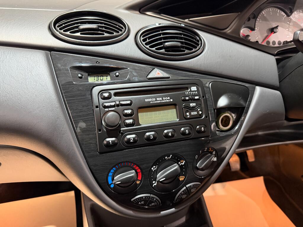 Ford Focus view 10