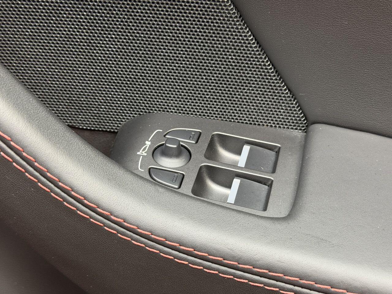 Jaguar F-Type view 35