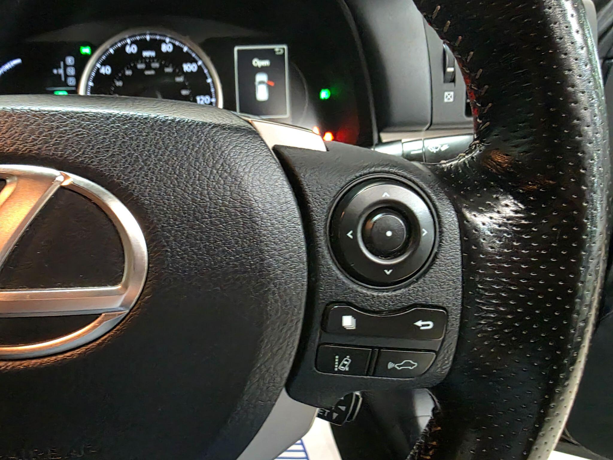 Lexus CT view 14