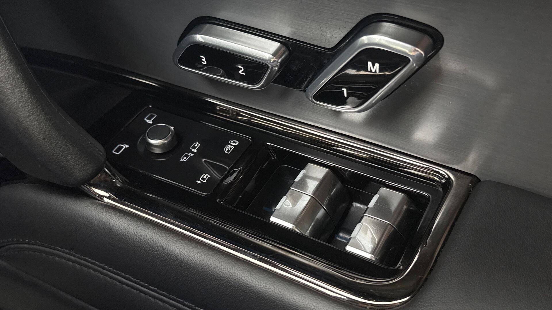 Land Rover Range Rover Sport view 24