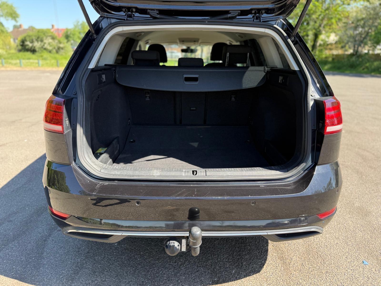 Volkswagen Golf view 43