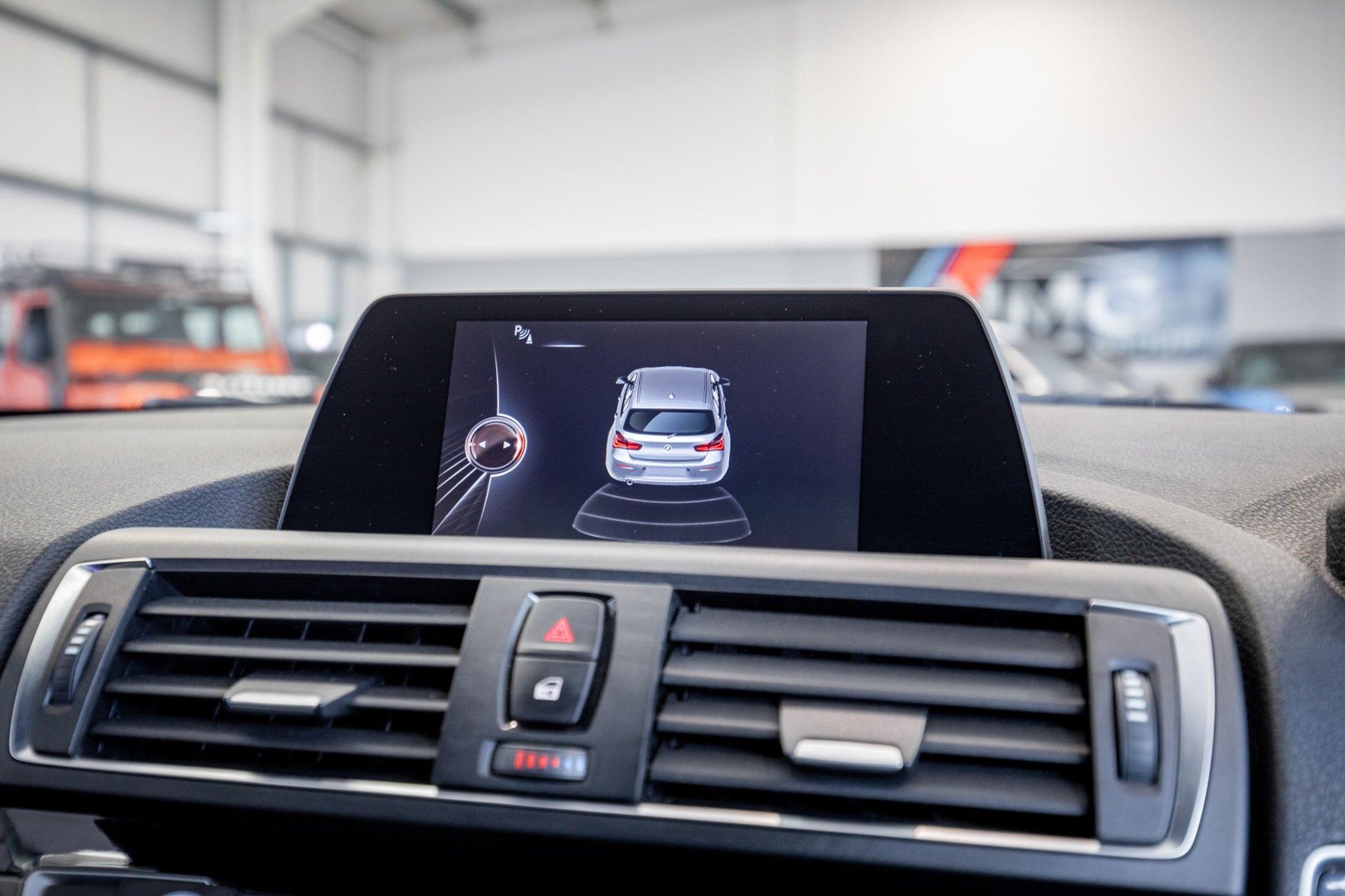BMW 1 Series view 23