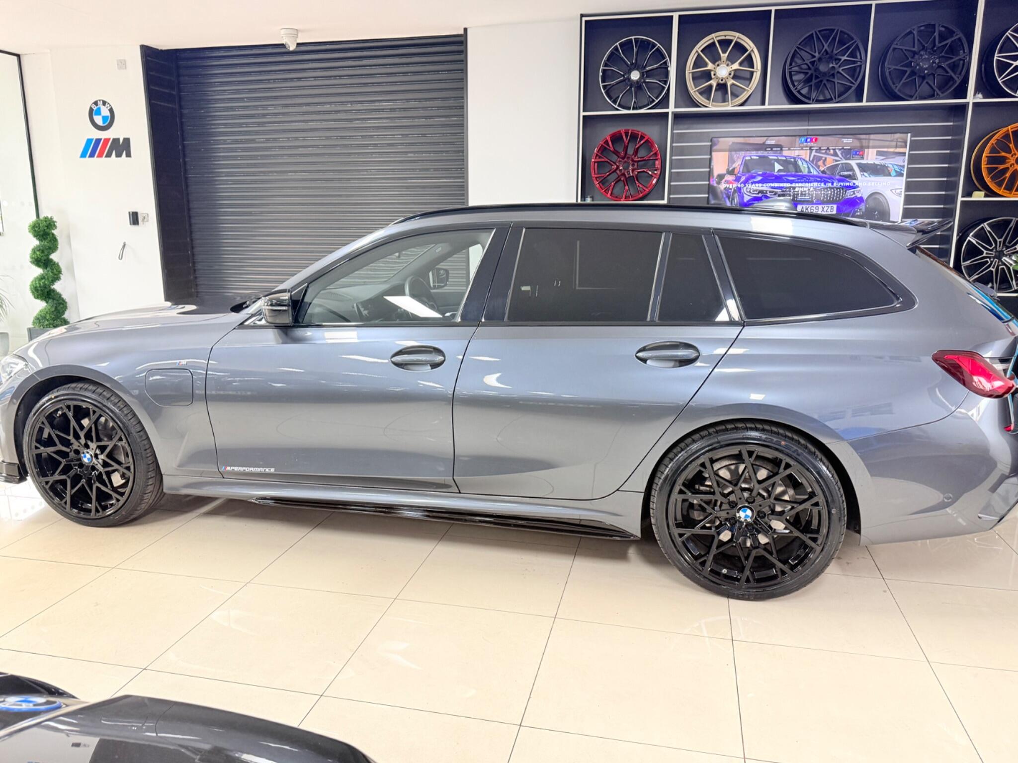 BMW 3 Series view 19