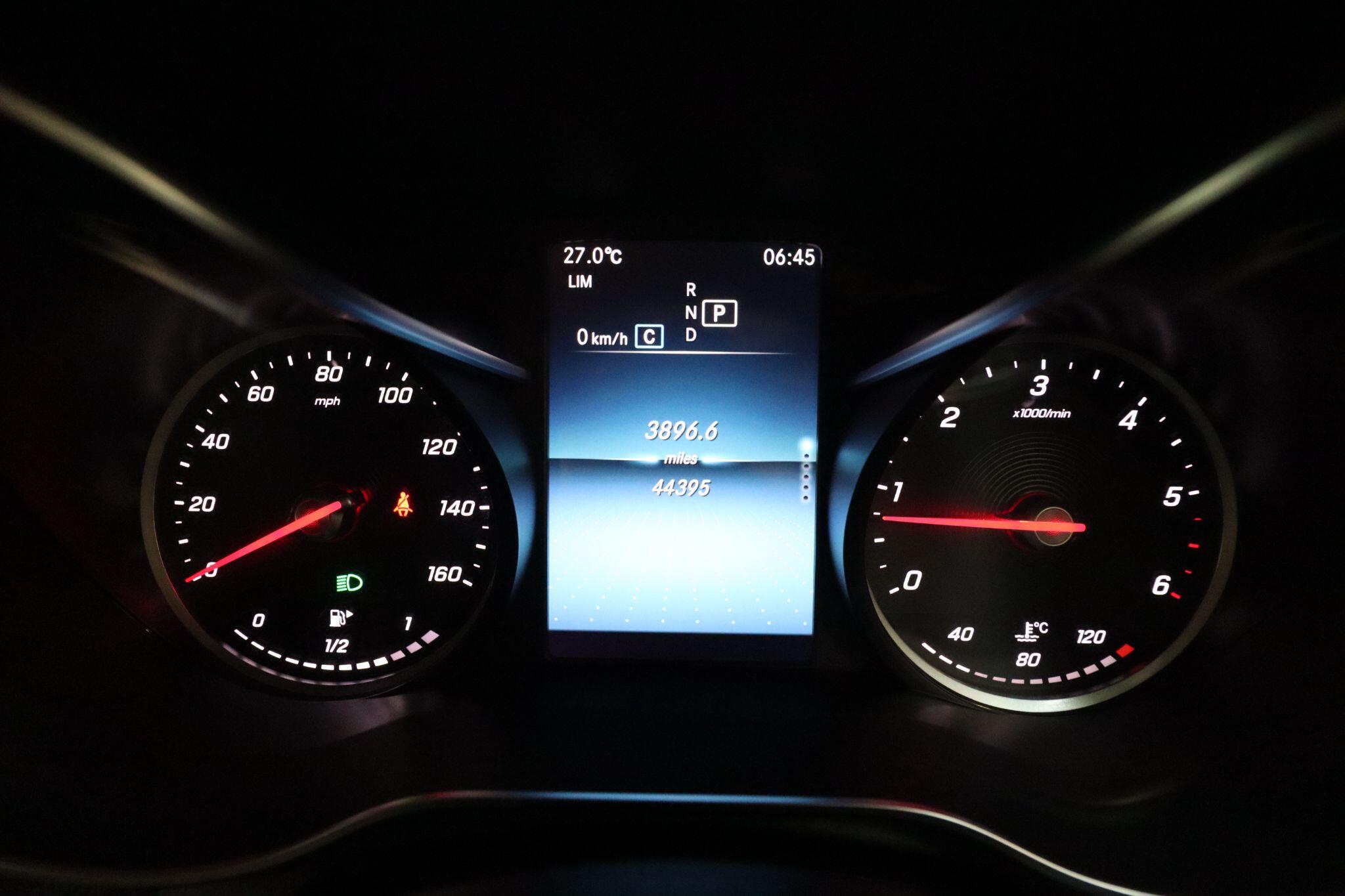 Mercedes-Benz GLC view 35
