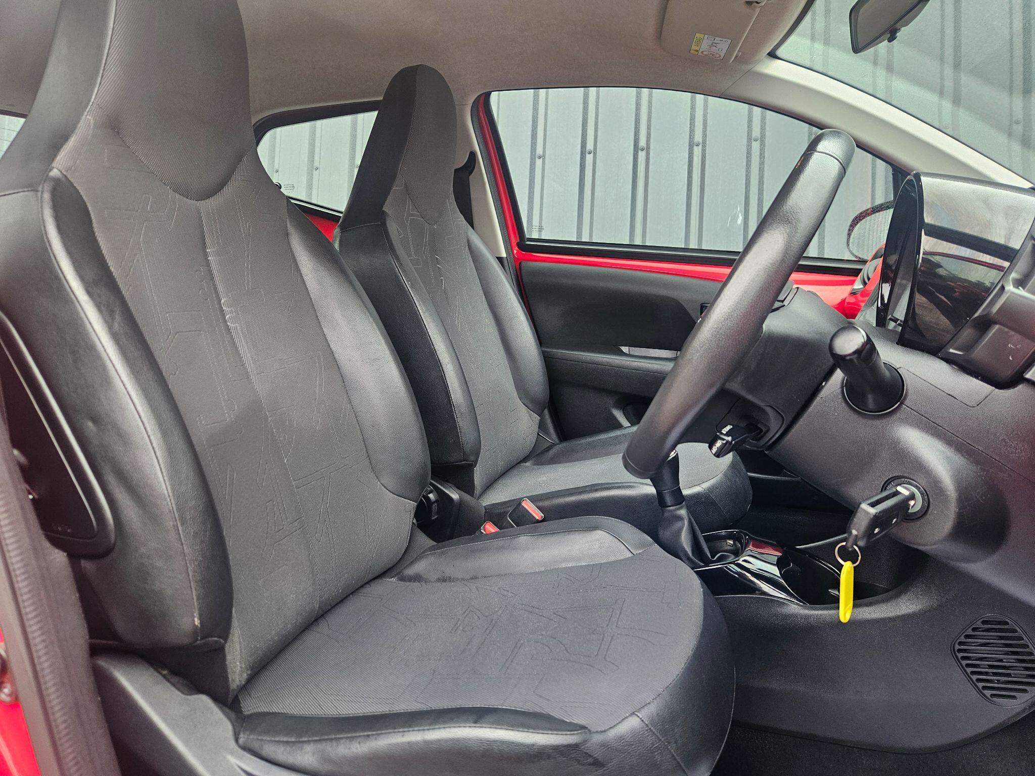2015 Toyota AYGO image 17