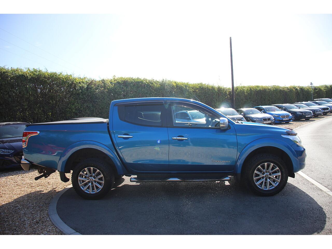 Mitsubishi L200 view 9