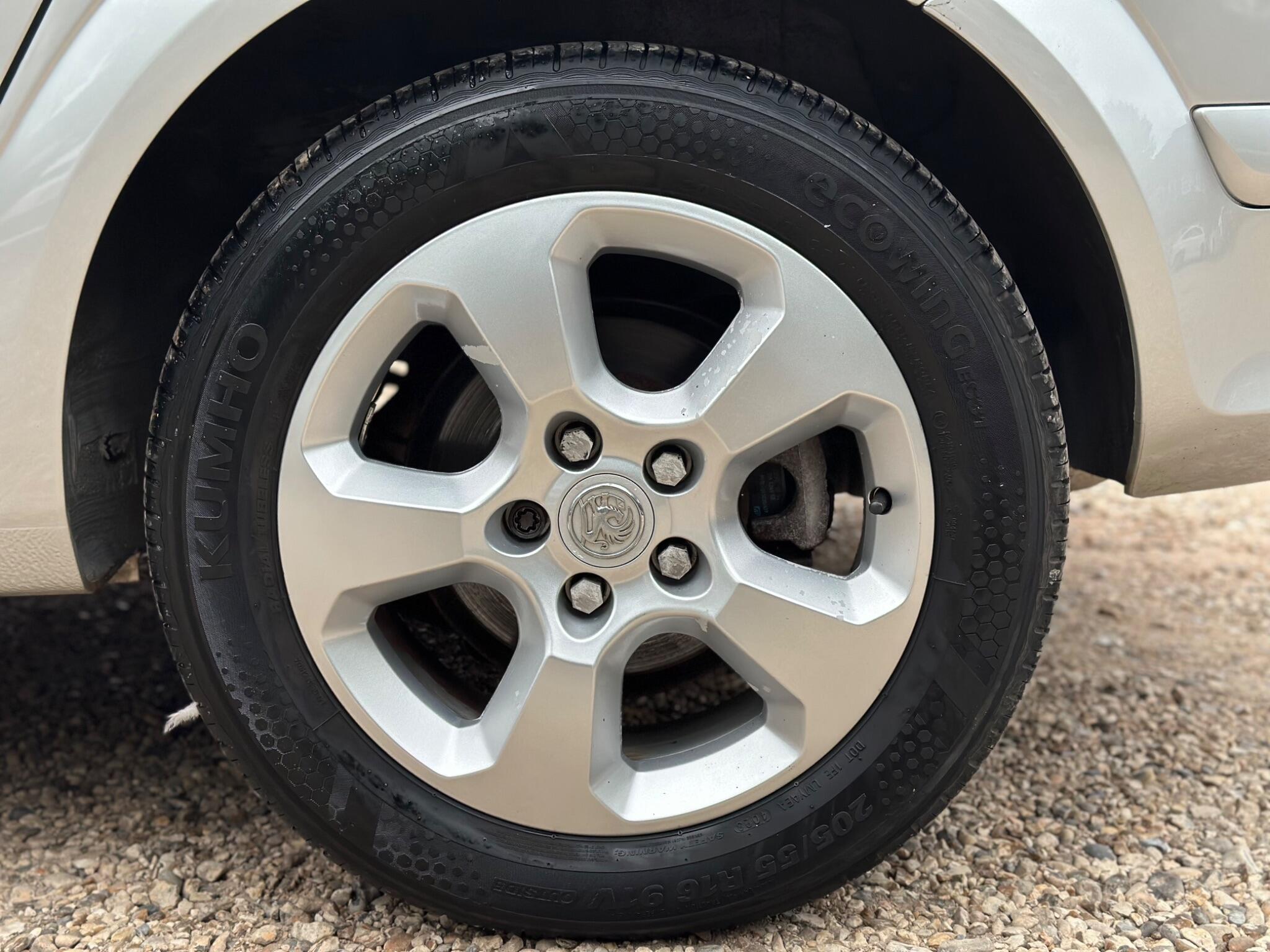 Vauxhall Astra view 50