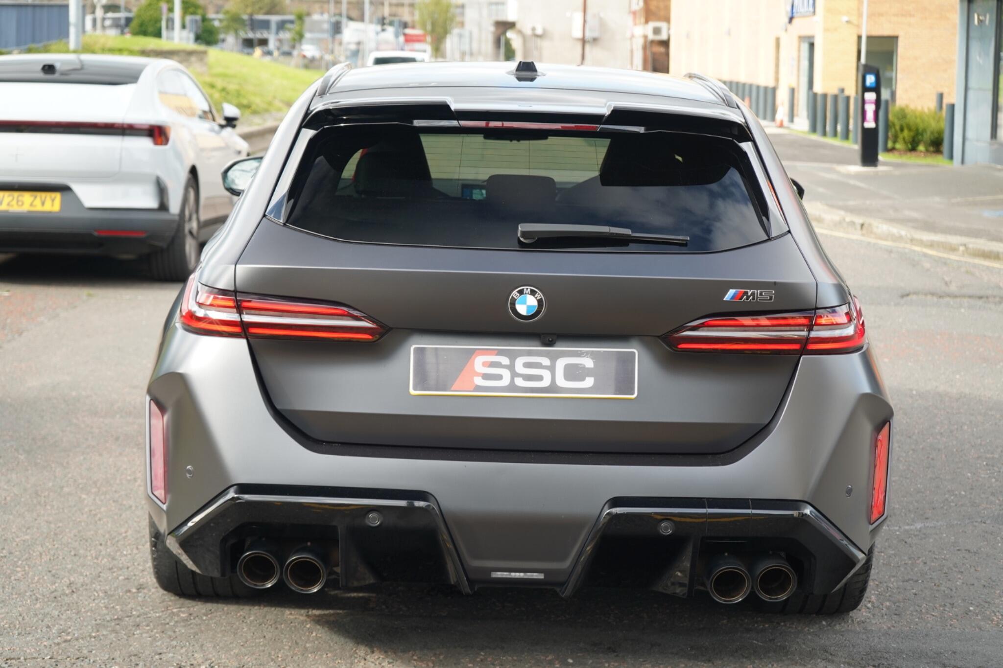 BMW M5 view 17