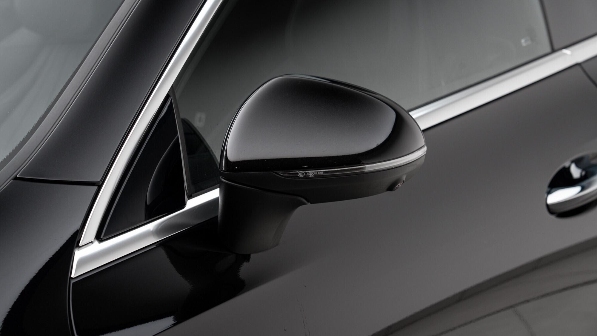 Mercedes-Benz Cle view 12
