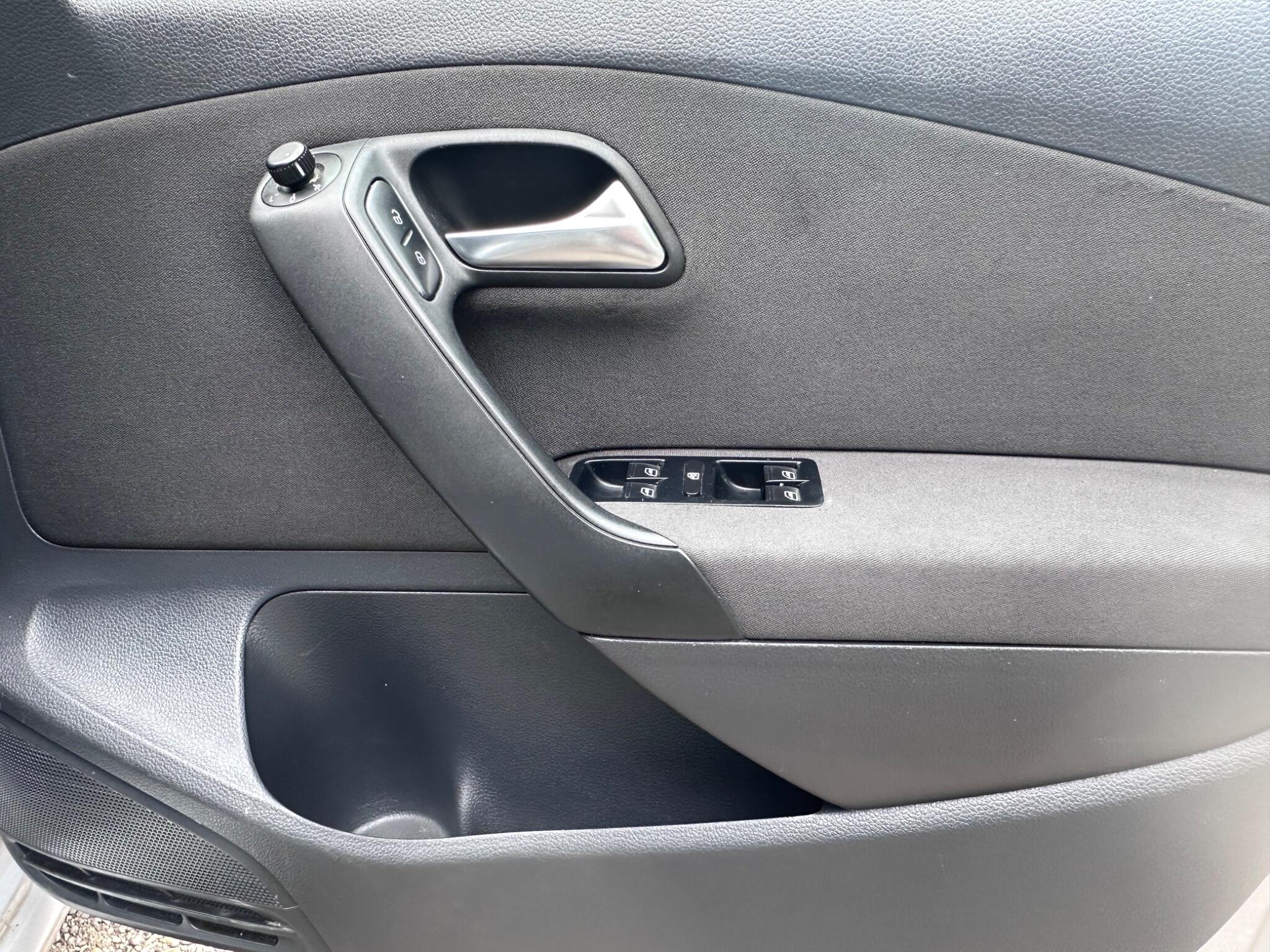 2011 Volkswagen Polo image 26