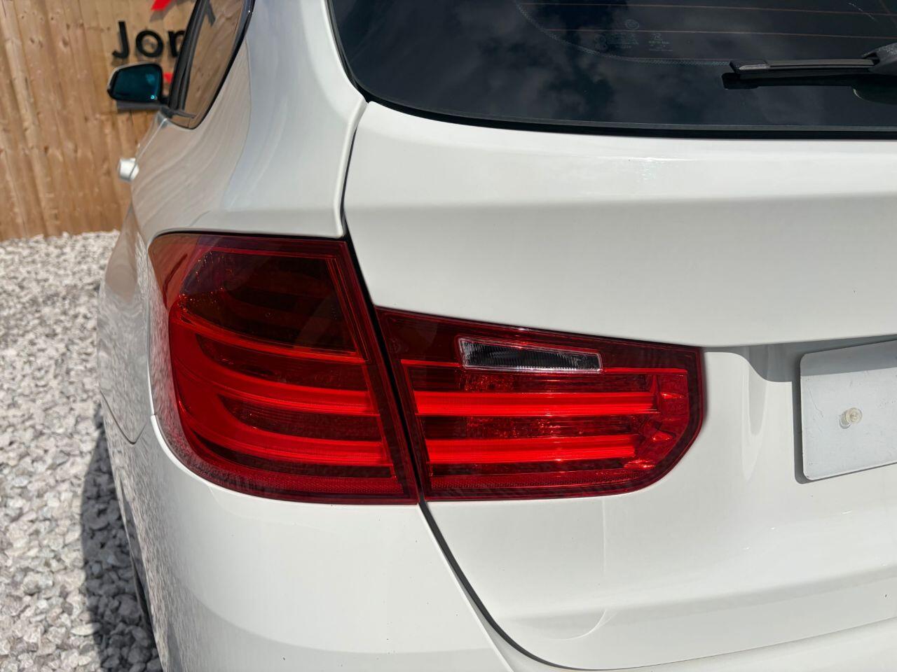 BMW 3 Series view 14