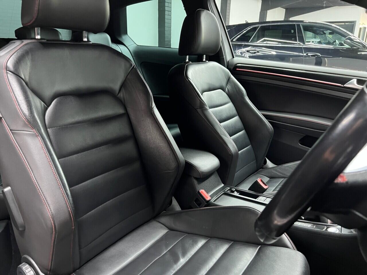 Volkswagen Golf view 37