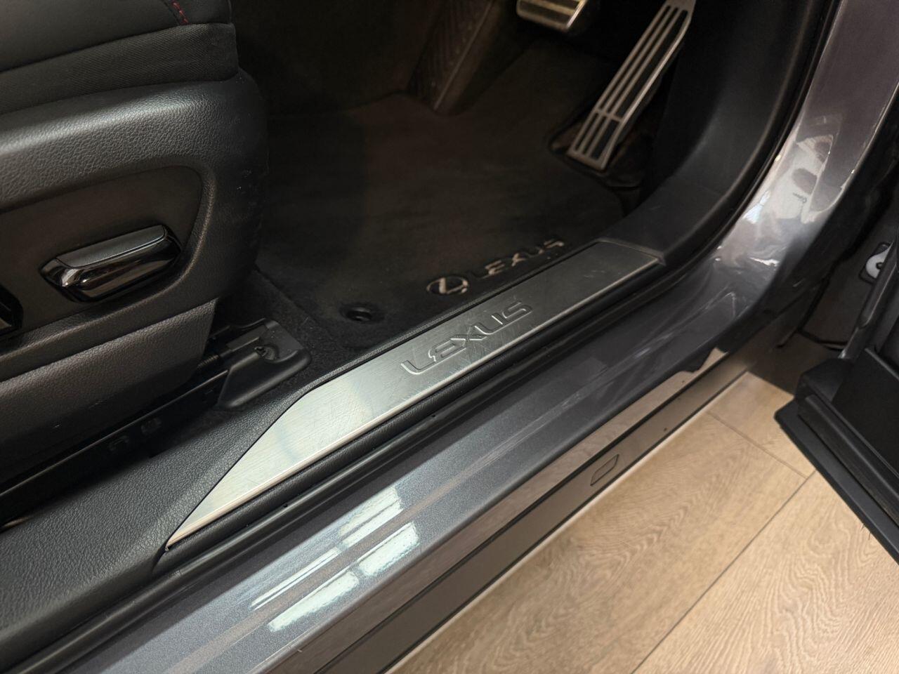 Lexus Ux view 29