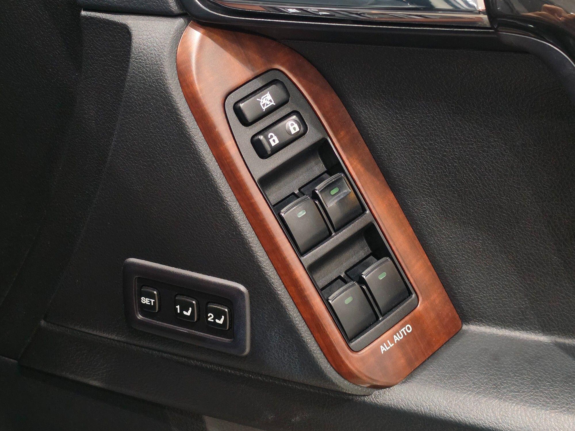 Toyota Land Cruiser view 41