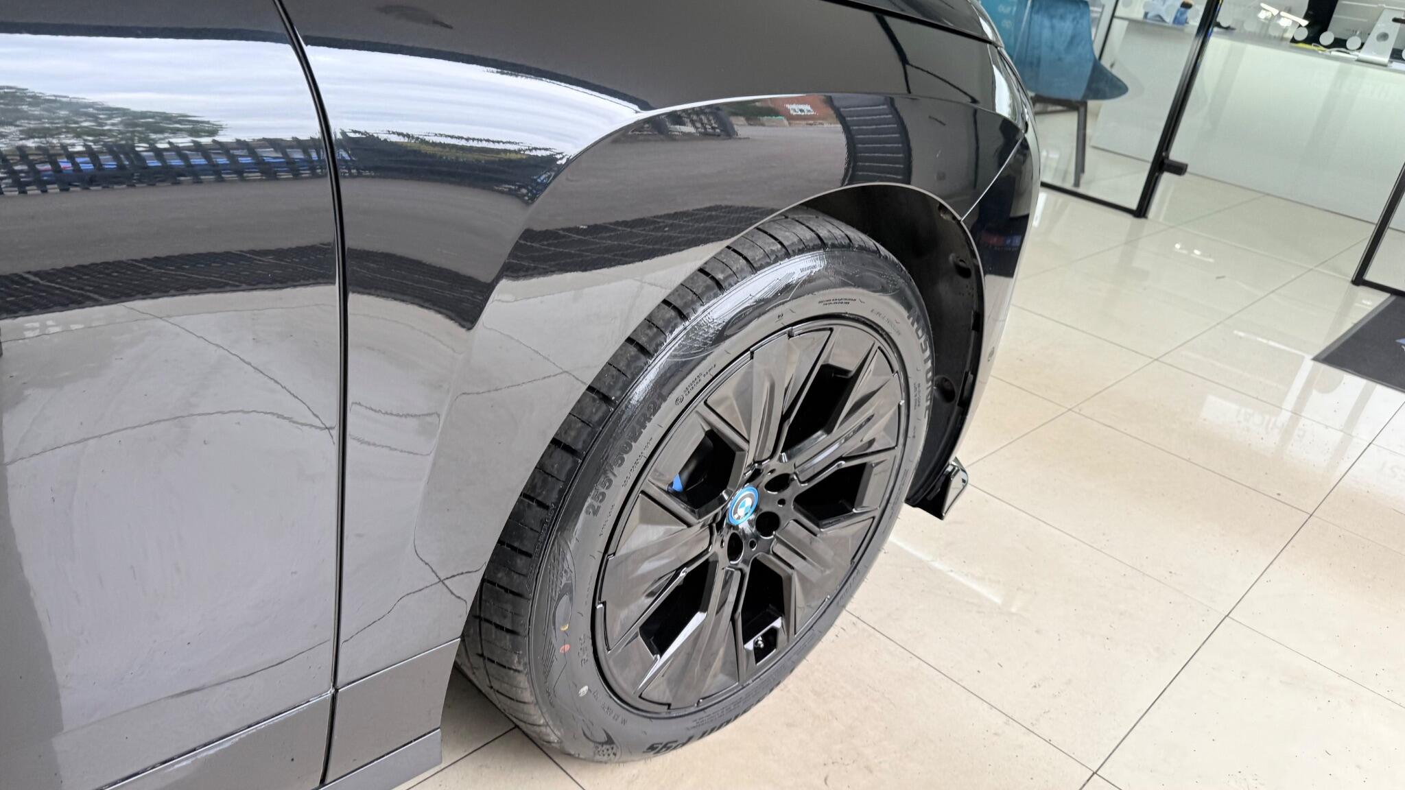 BMW iX view 26