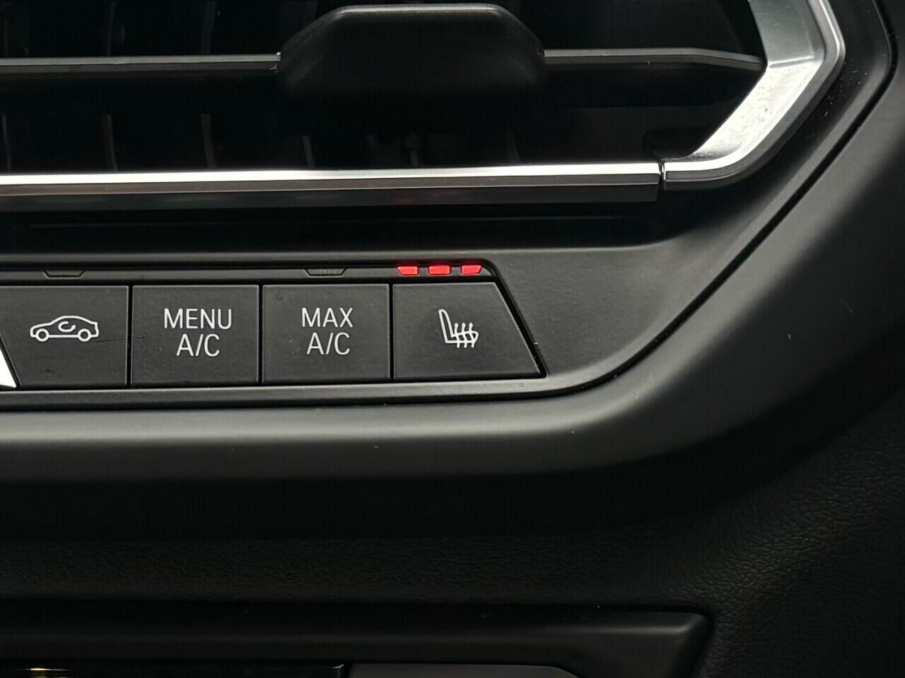 BMW 1 Series view 4