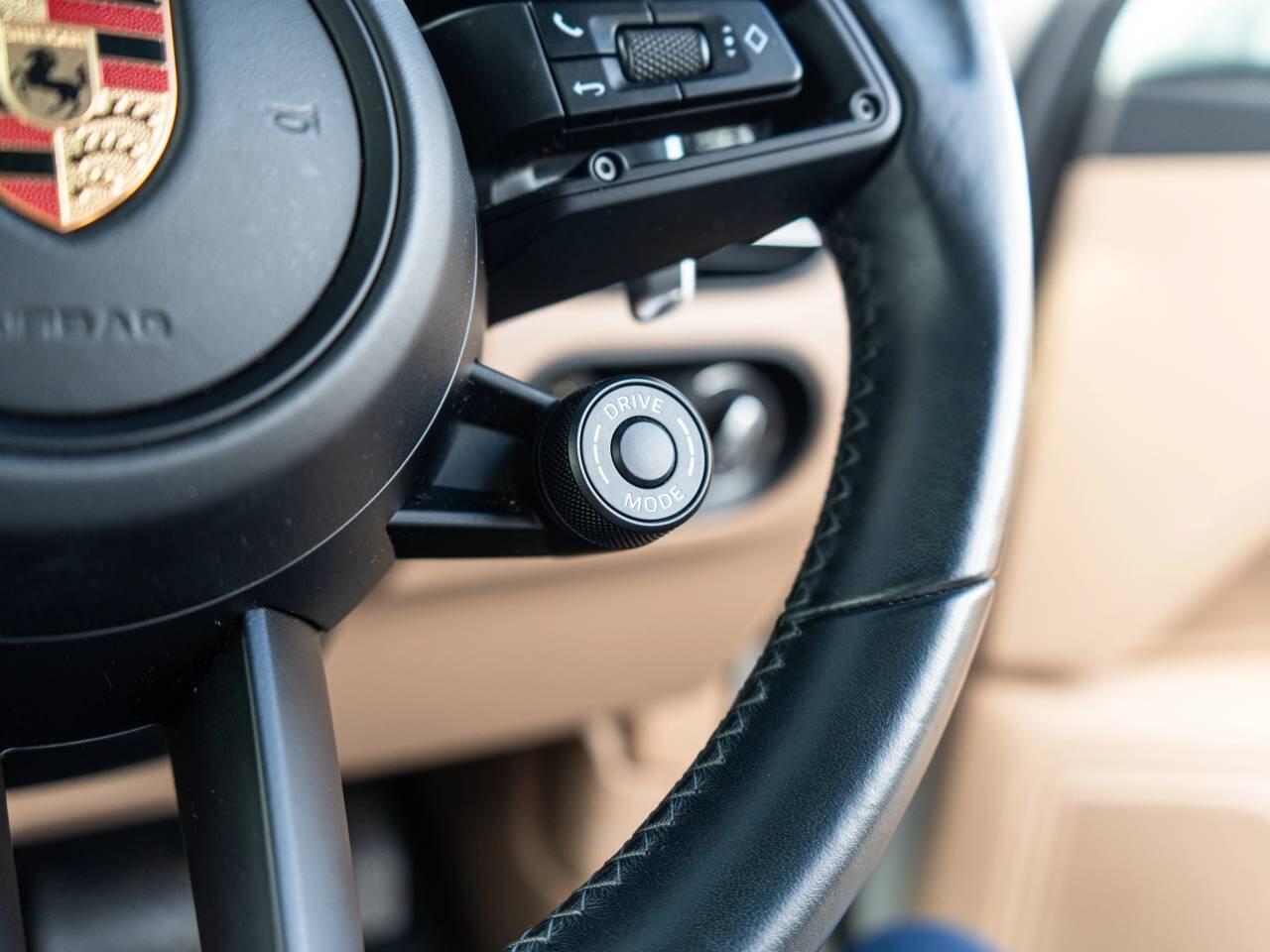 Porsche Macan view 21