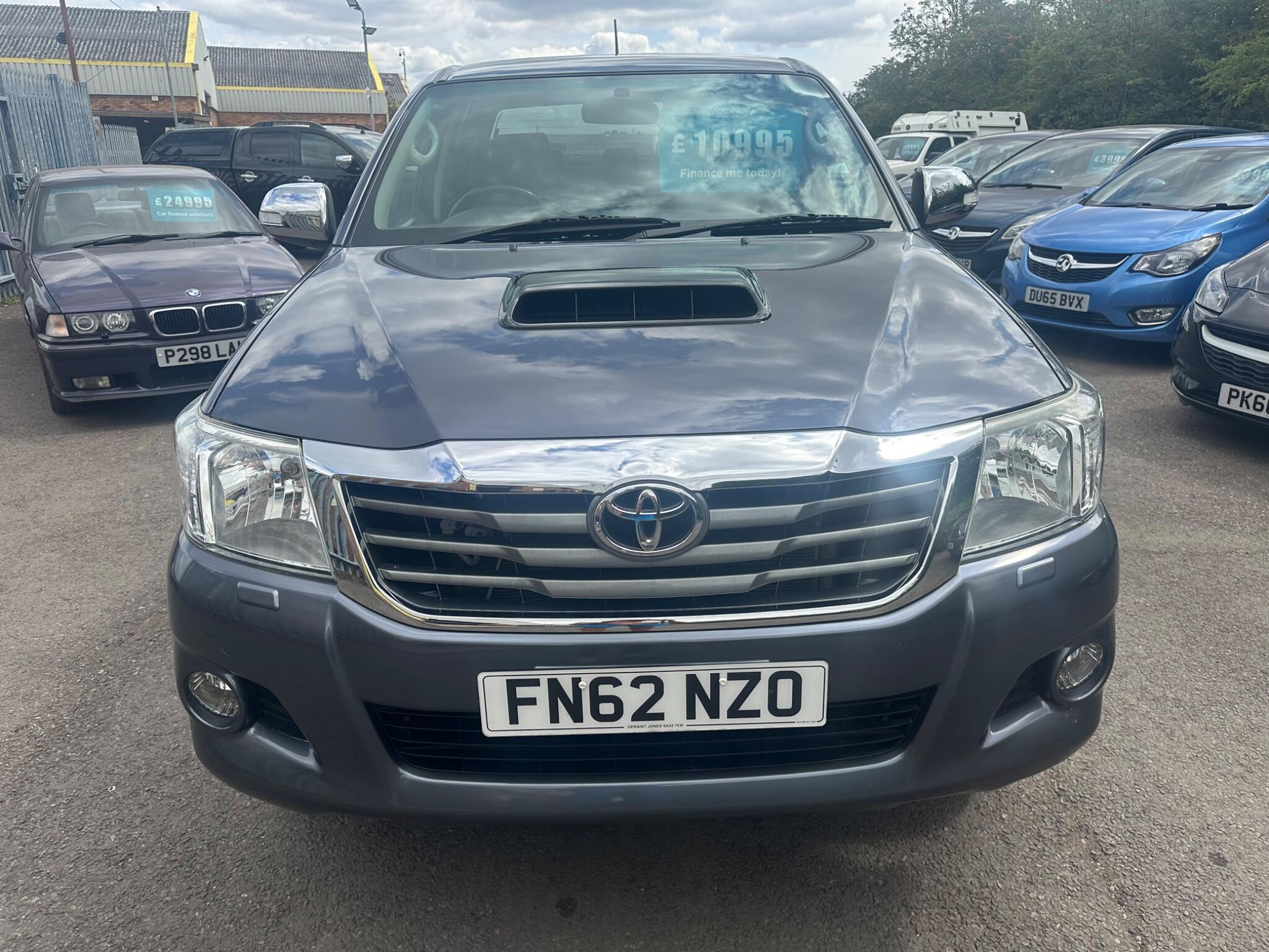 Toyota Hilux view 9