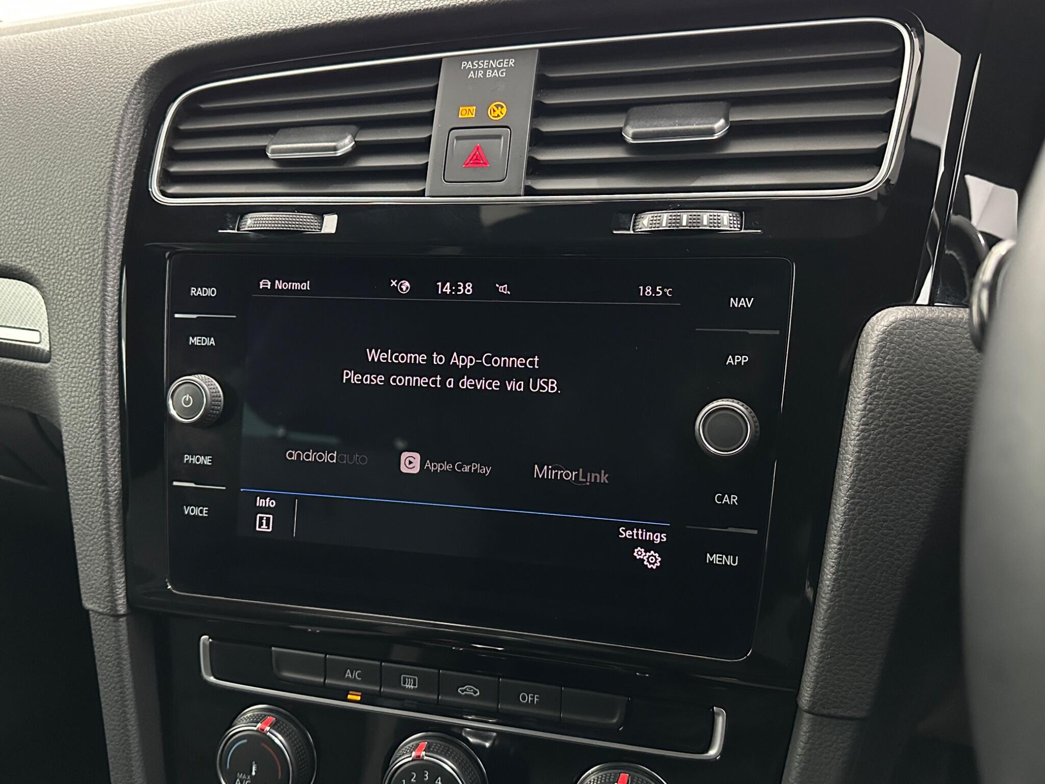 Volkswagen Golf view 25